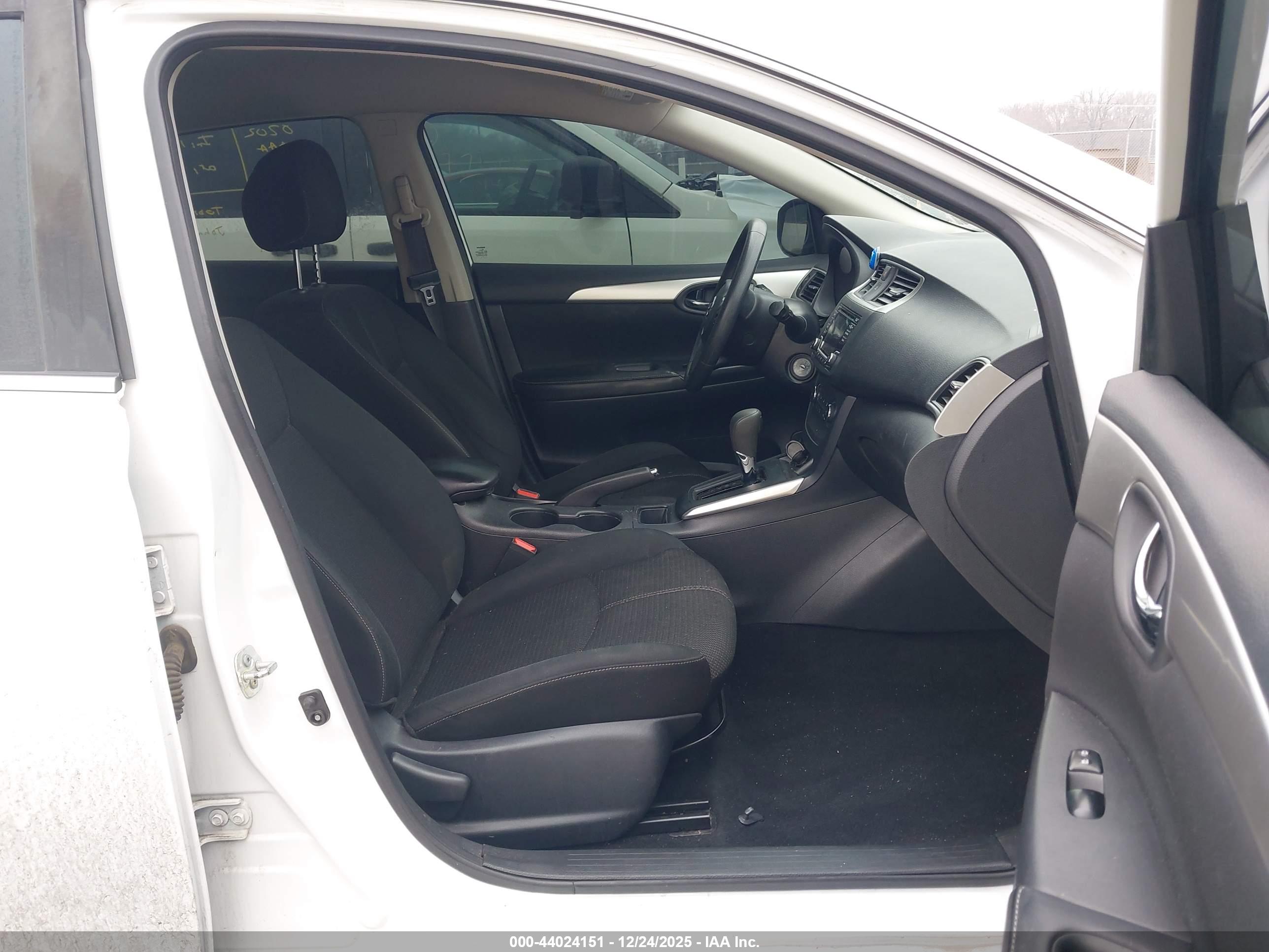NISSAN SENTRA image 5