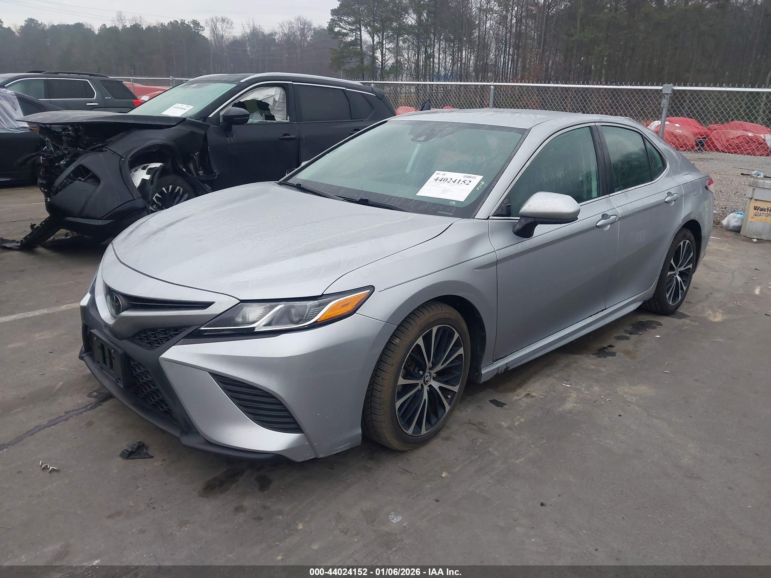 TOYOTA CAMRY image 2