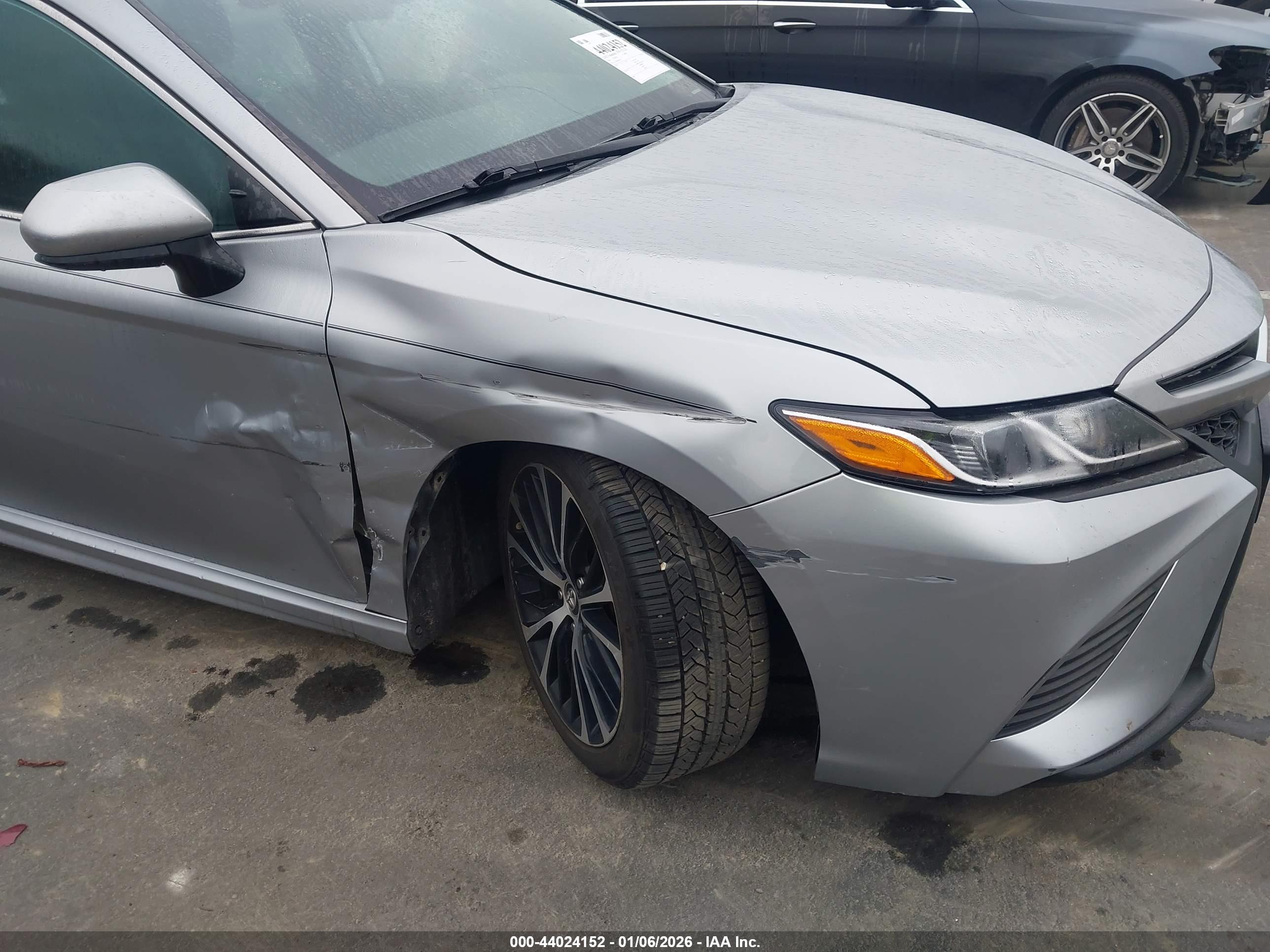 TOYOTA CAMRY image 6