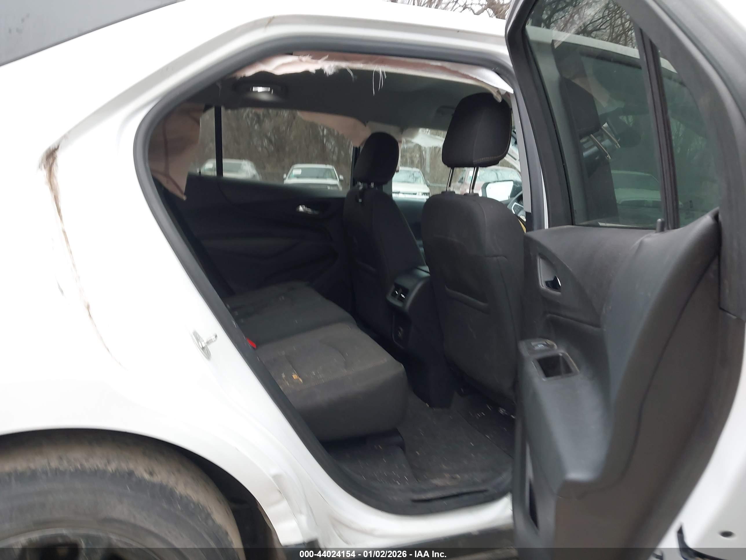 CHEVROLET EQUINOX image 8
