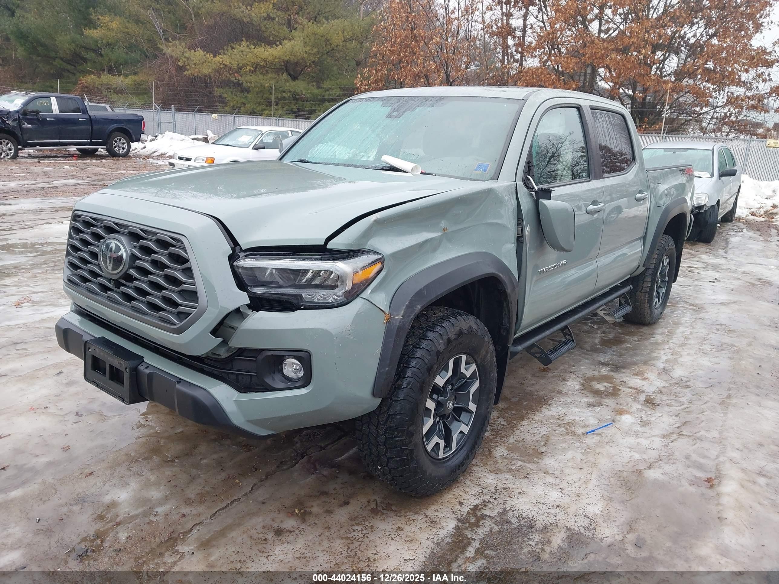 TOYOTA TACOMA image 2
