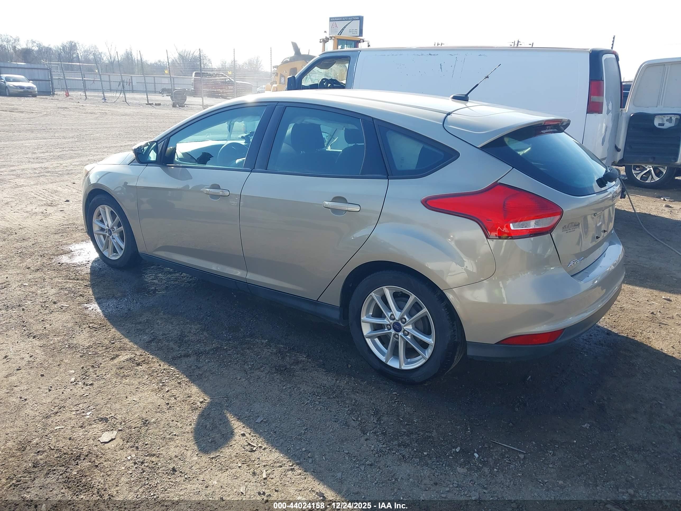 FORD FOCUS image 3