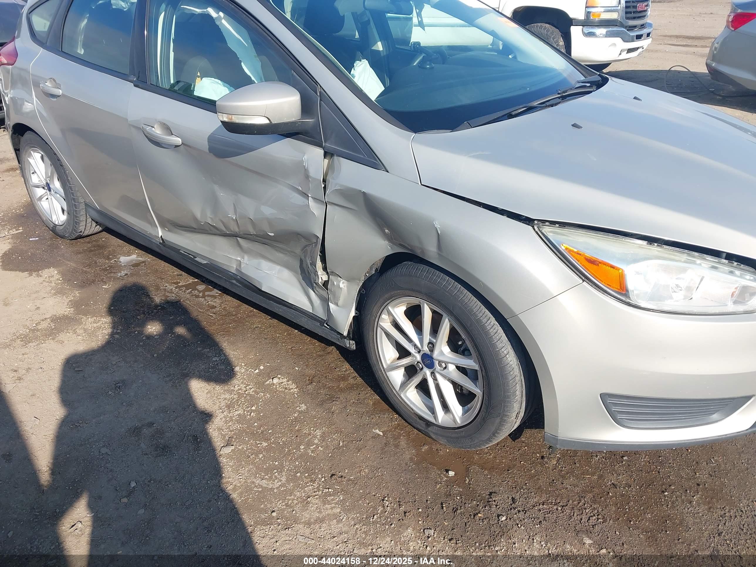 FORD FOCUS image 6
