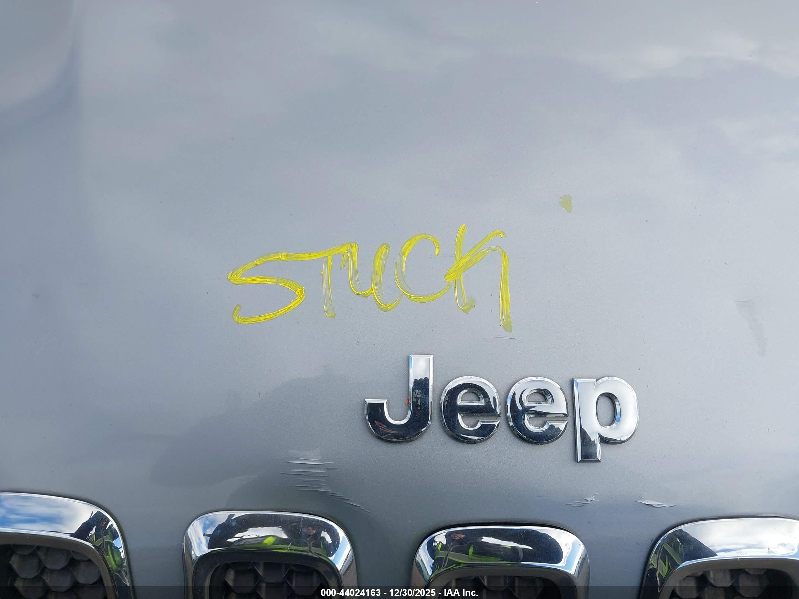 JEEP CHEROKEE image 10