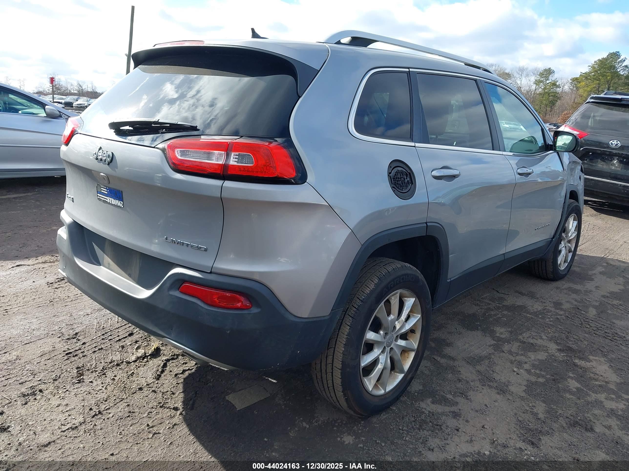 JEEP CHEROKEE image 4