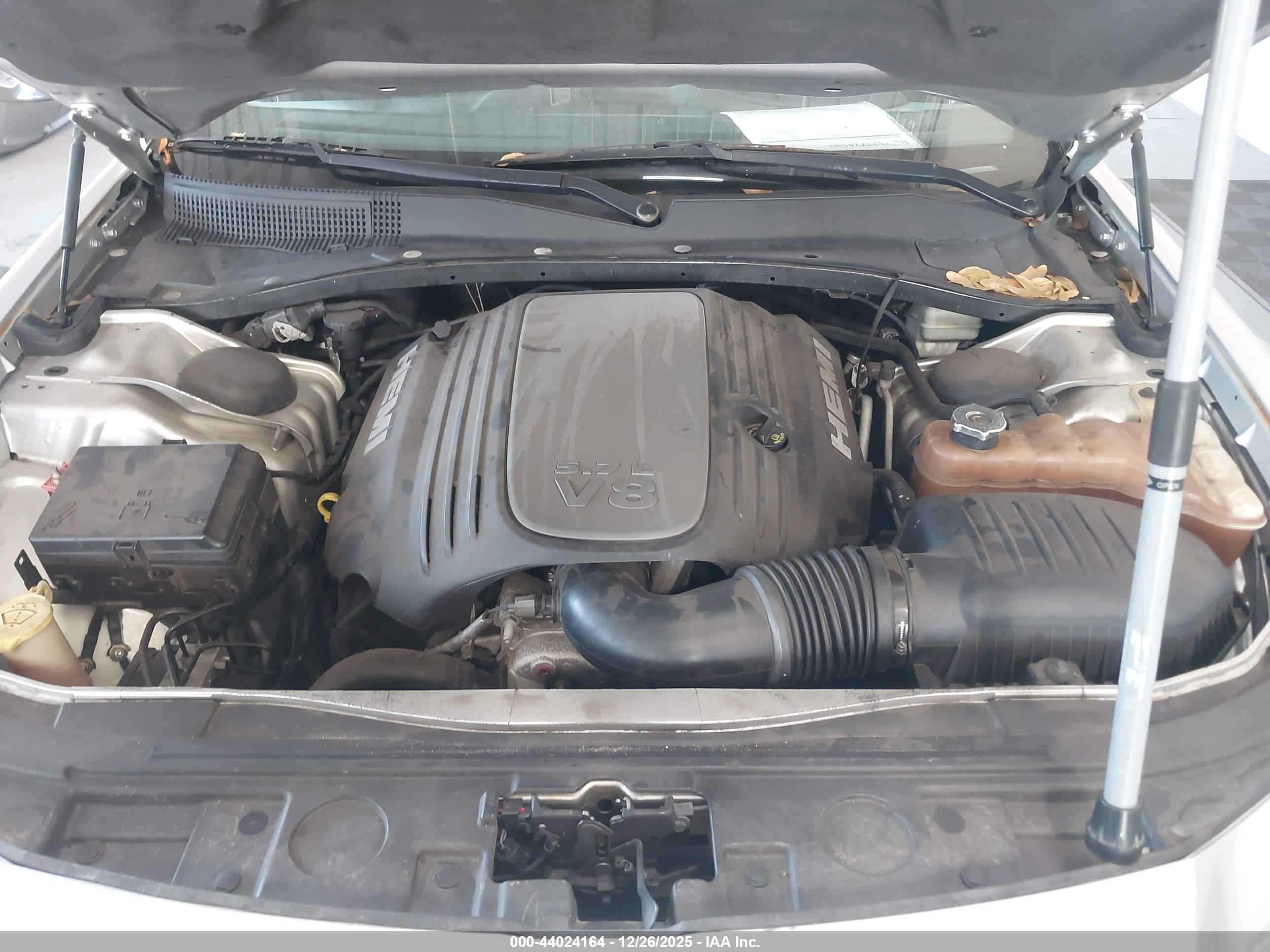 CHRYSLER 300C image 10