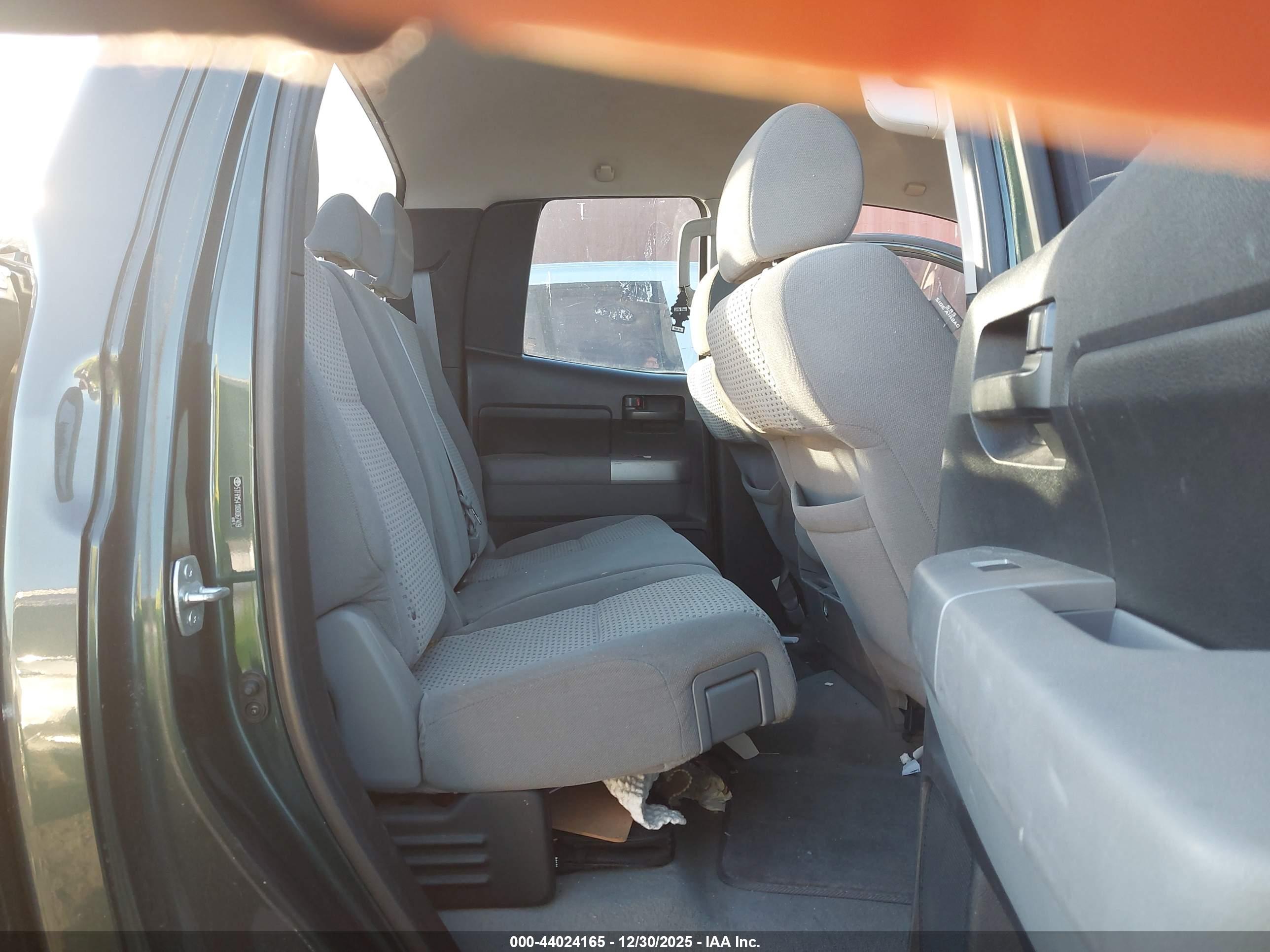 TOYOTA TUNDRA image 8