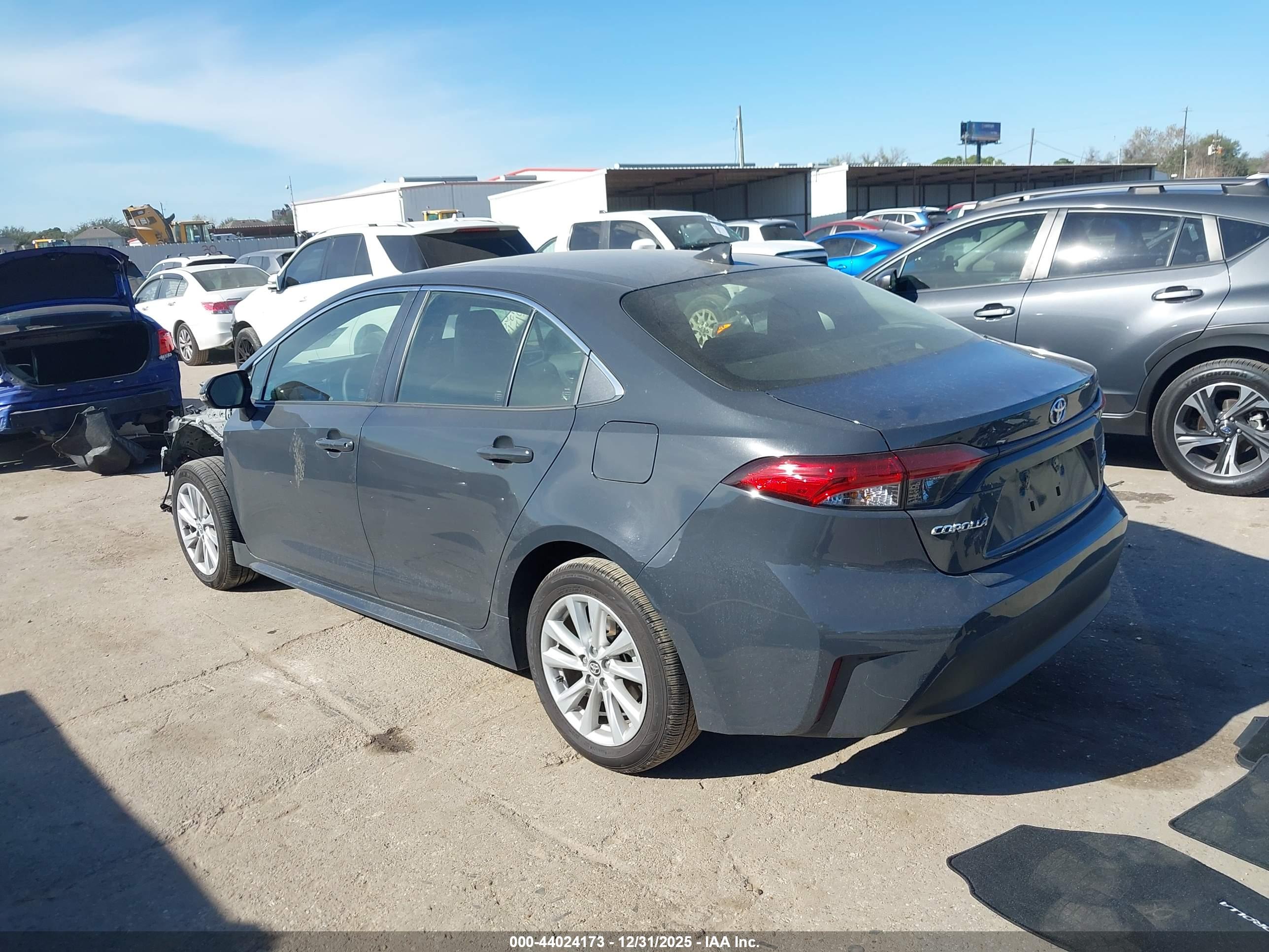 TOYOTA COROLLA image 3