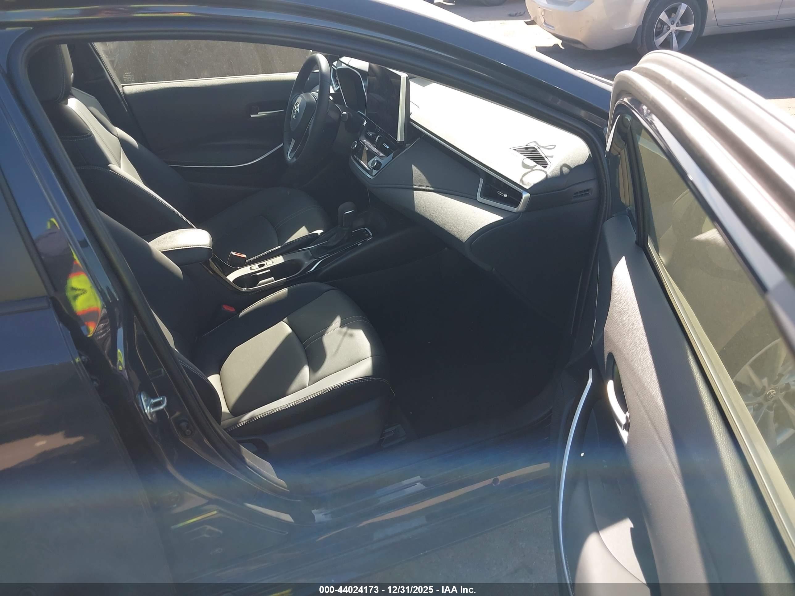TOYOTA COROLLA image 5