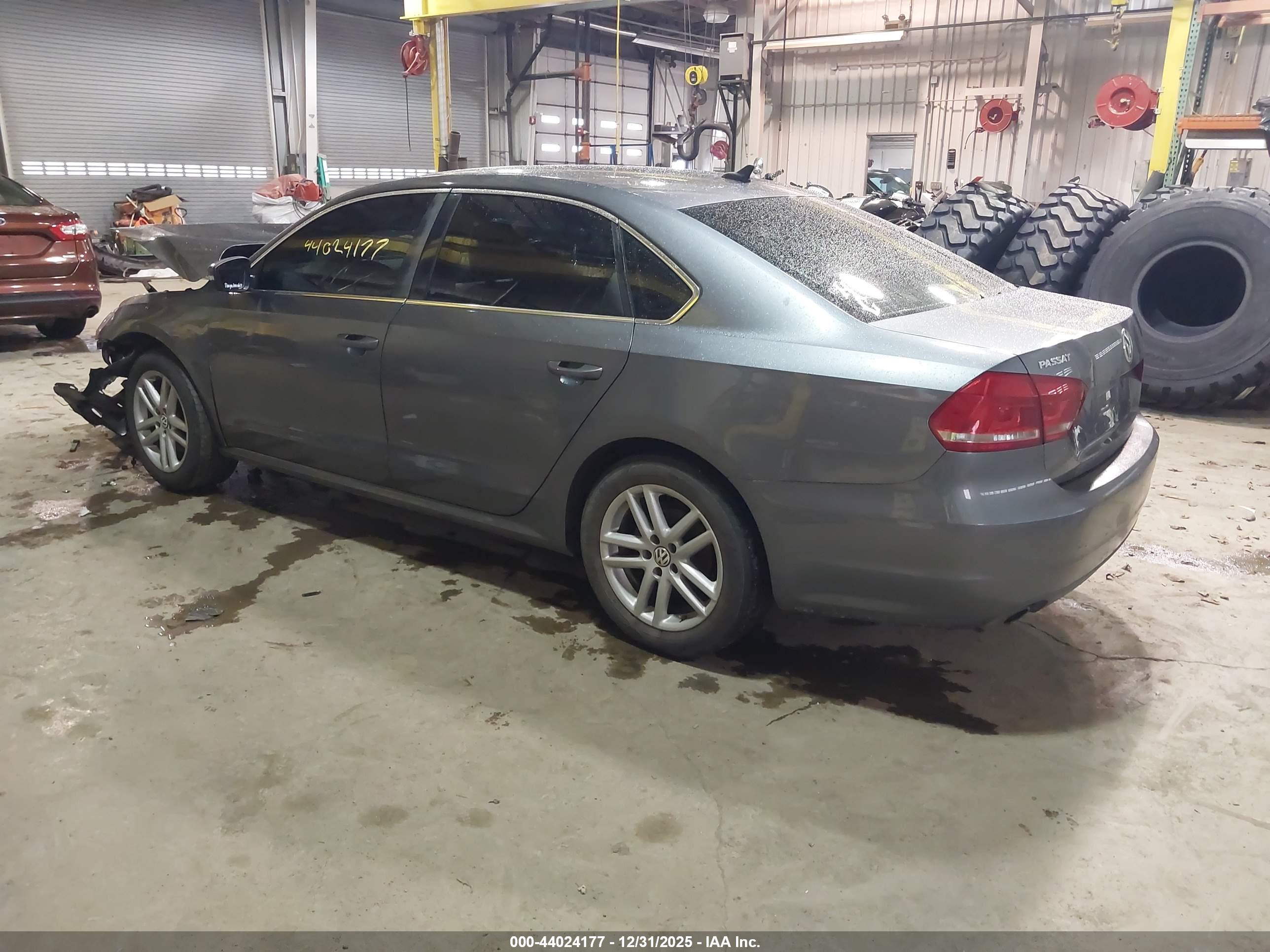 VOLKSWAGEN PASSAT image 3