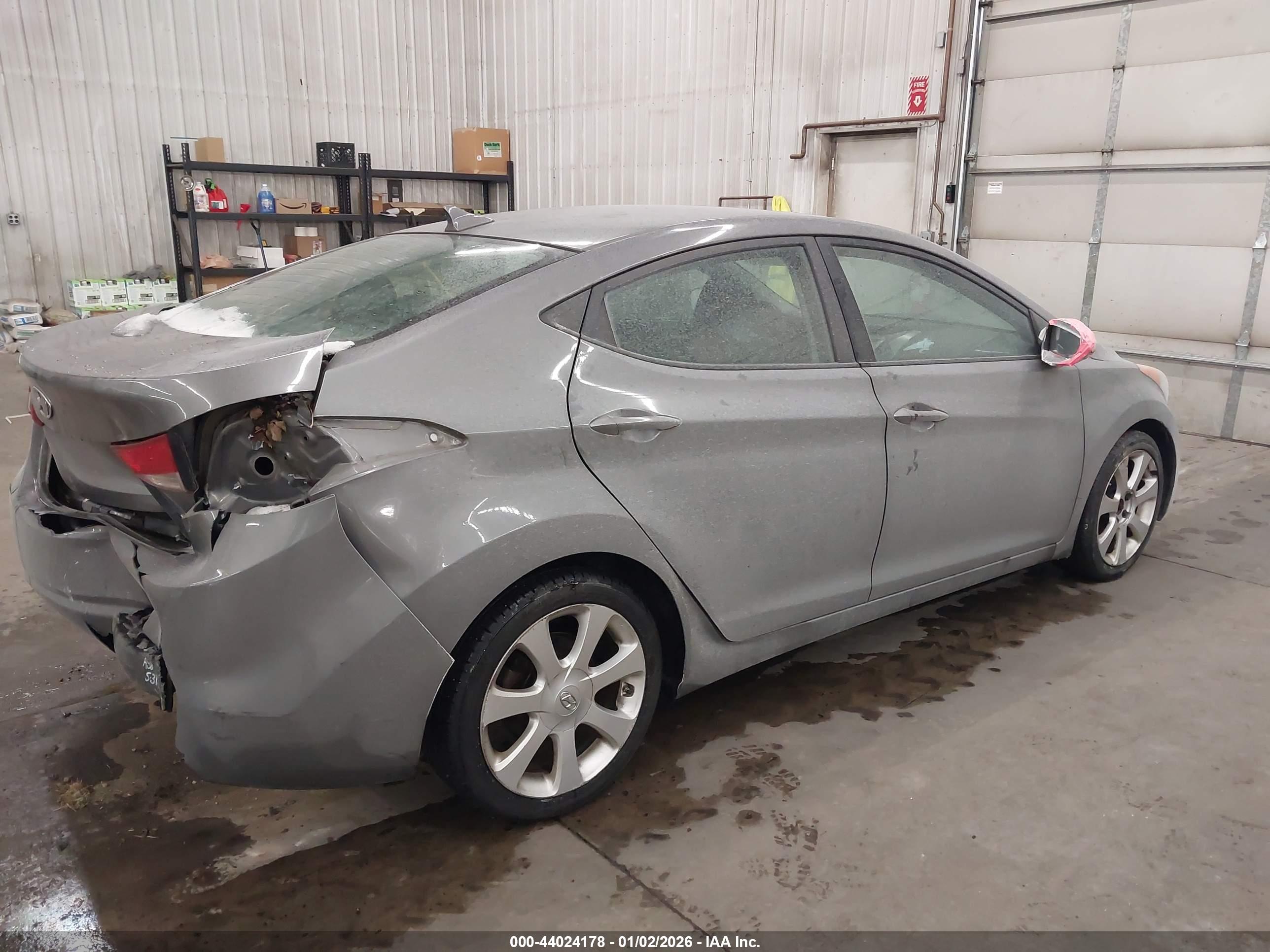 HYUNDAI ELANTRA image 4
