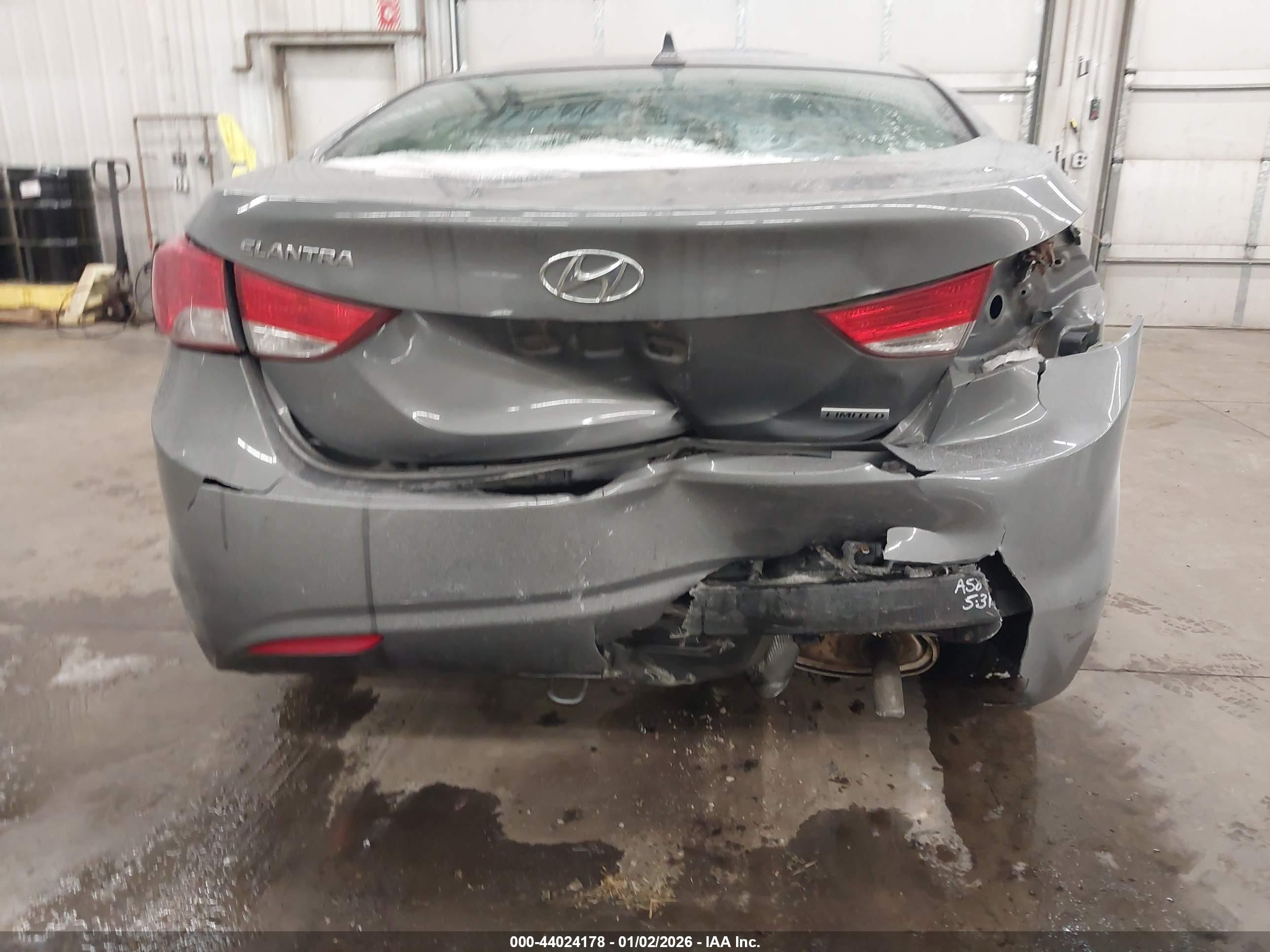 HYUNDAI ELANTRA image 6