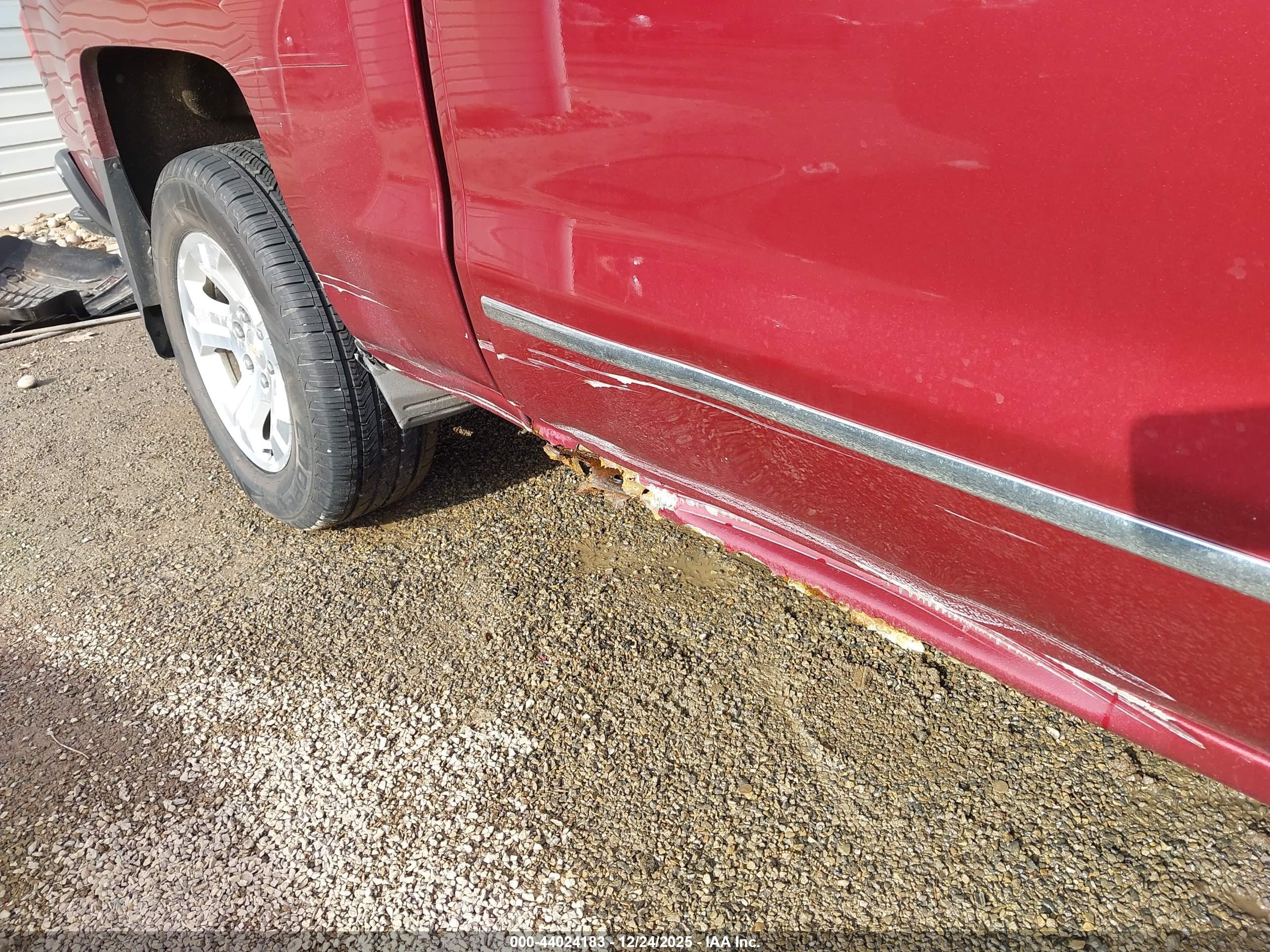 CHEVROLET SILVERADO image 6