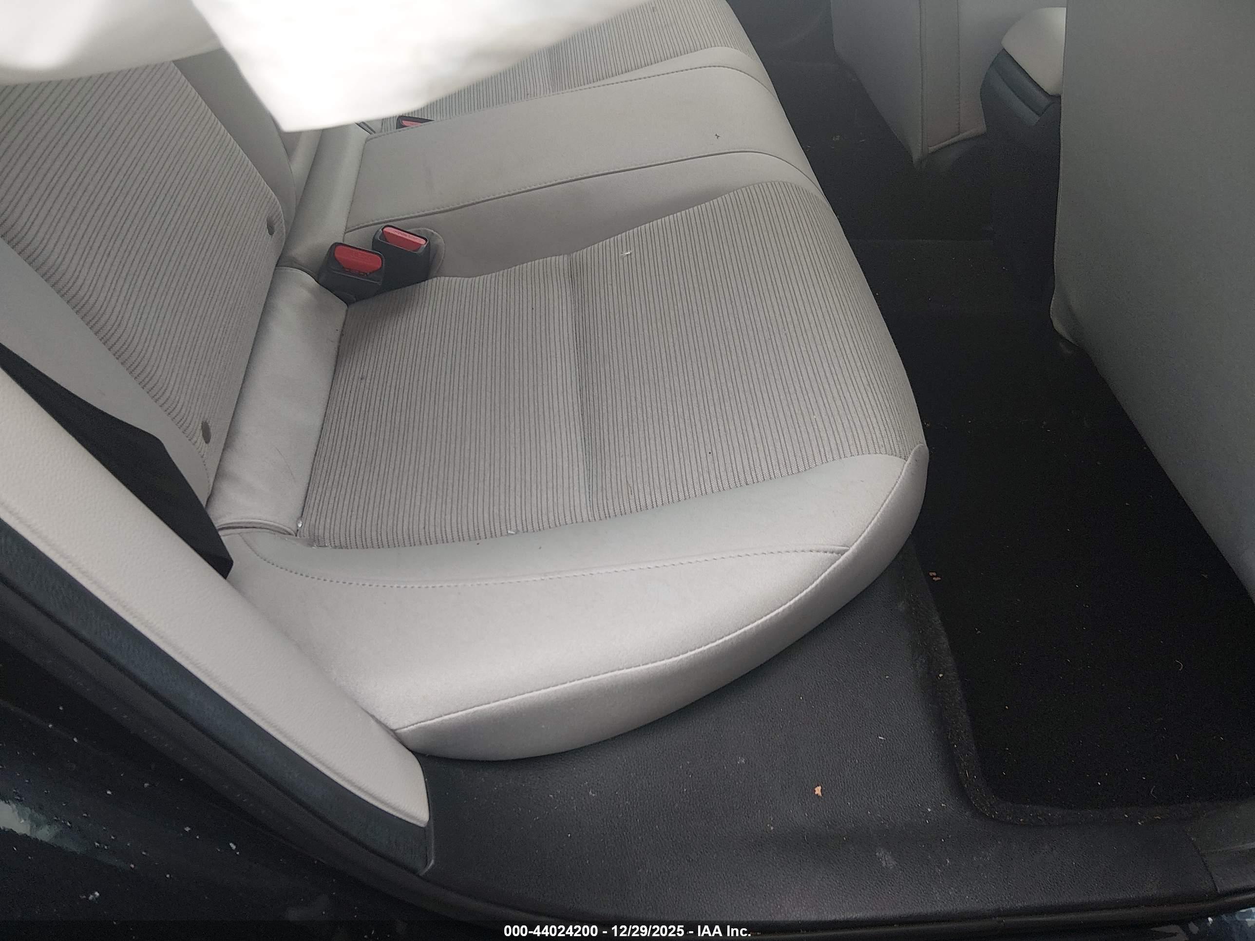 HONDA INSIGHT image 8