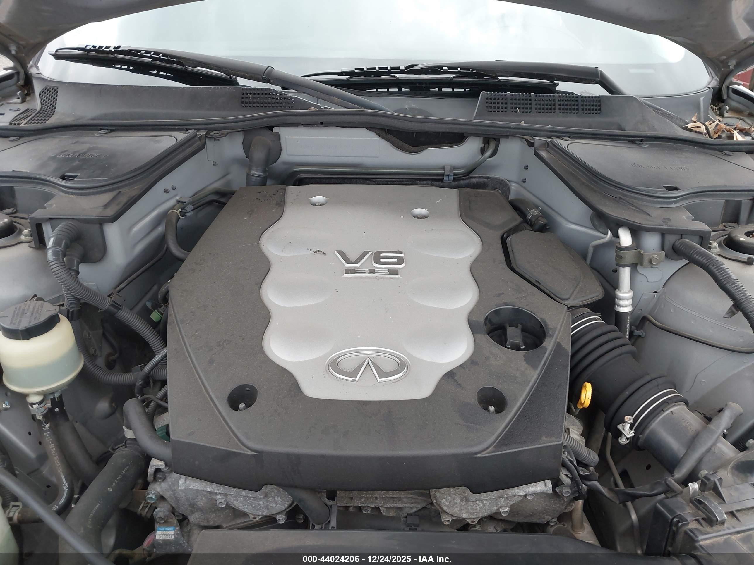 INFINITI FX35 image 10