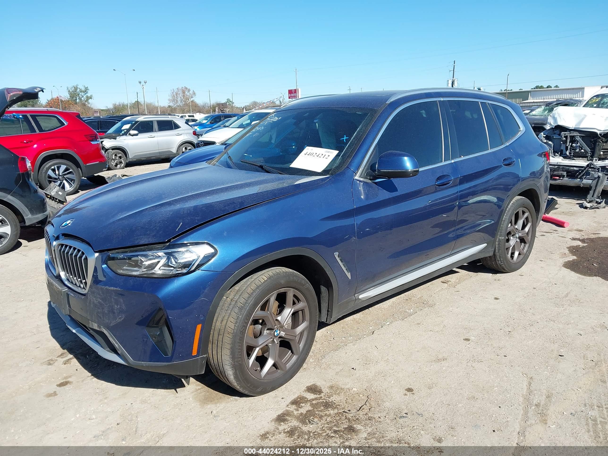 BMW X3 image 2