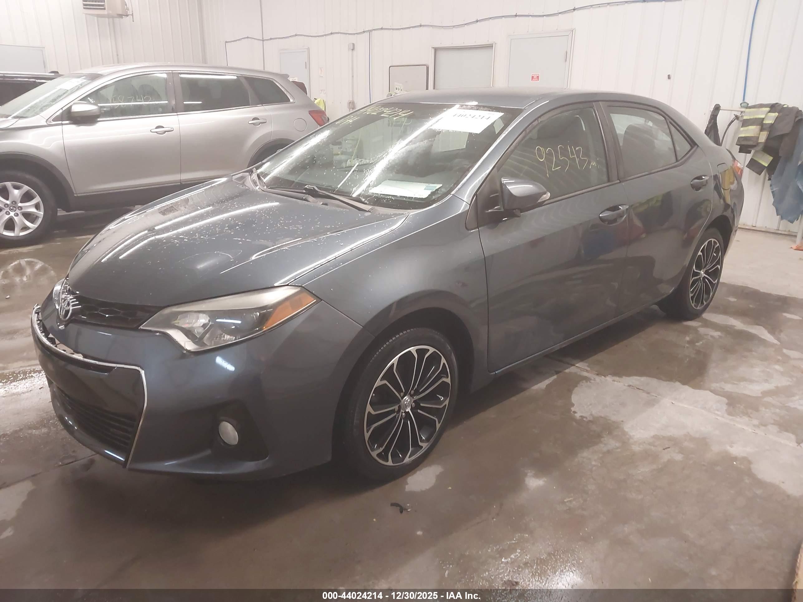 TOYOTA COROLLA image 2
