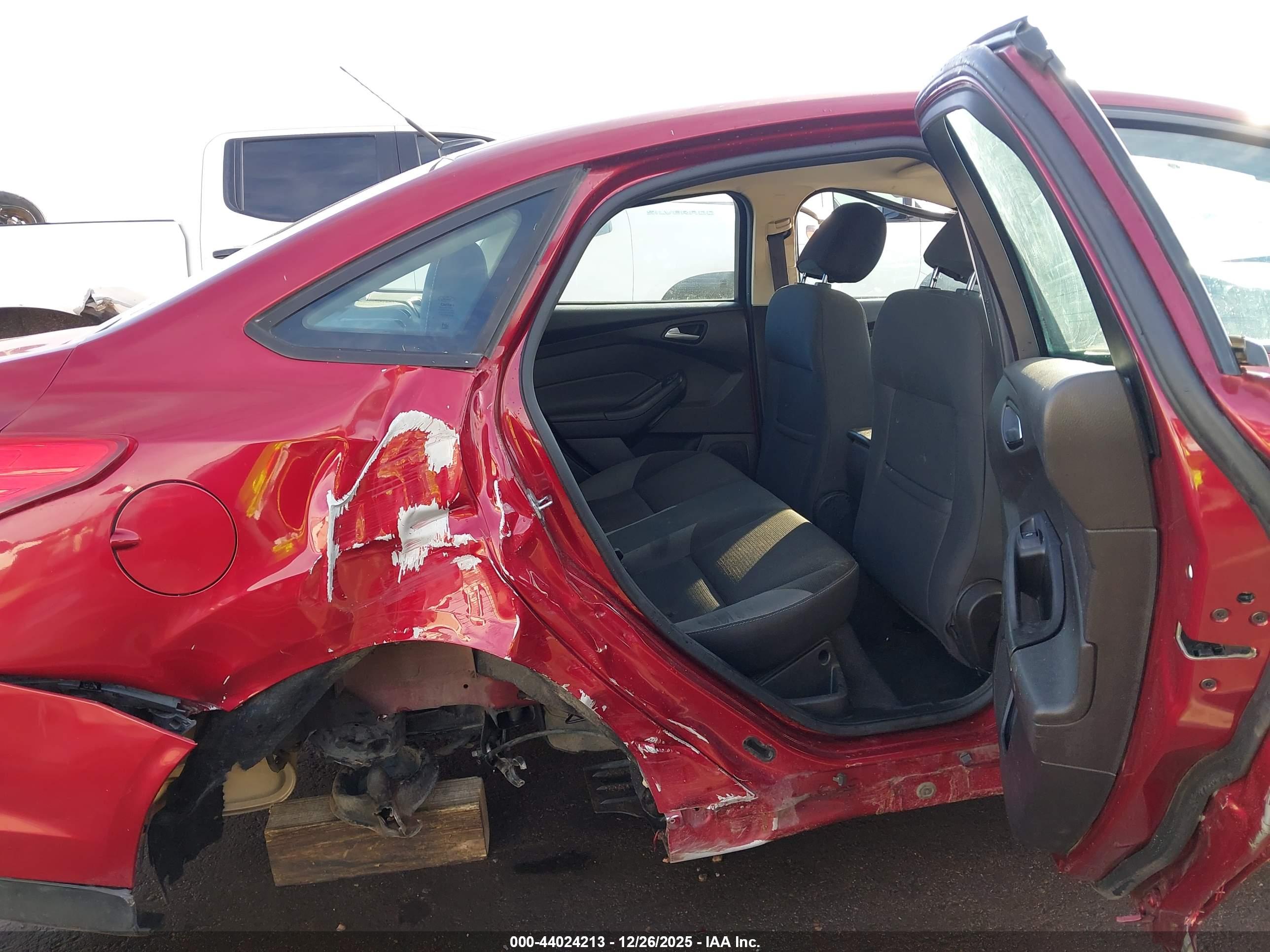 FORD FOCUS image 8