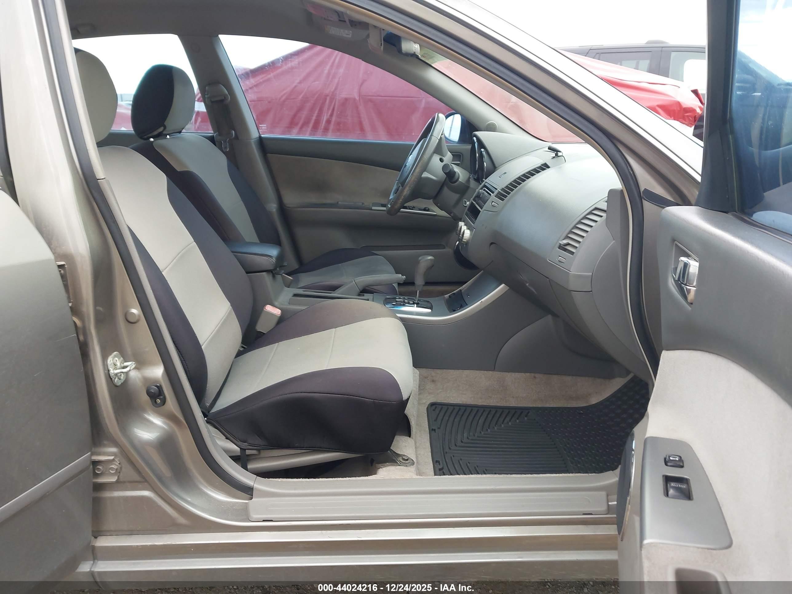 NISSAN ALTIMA image 5
