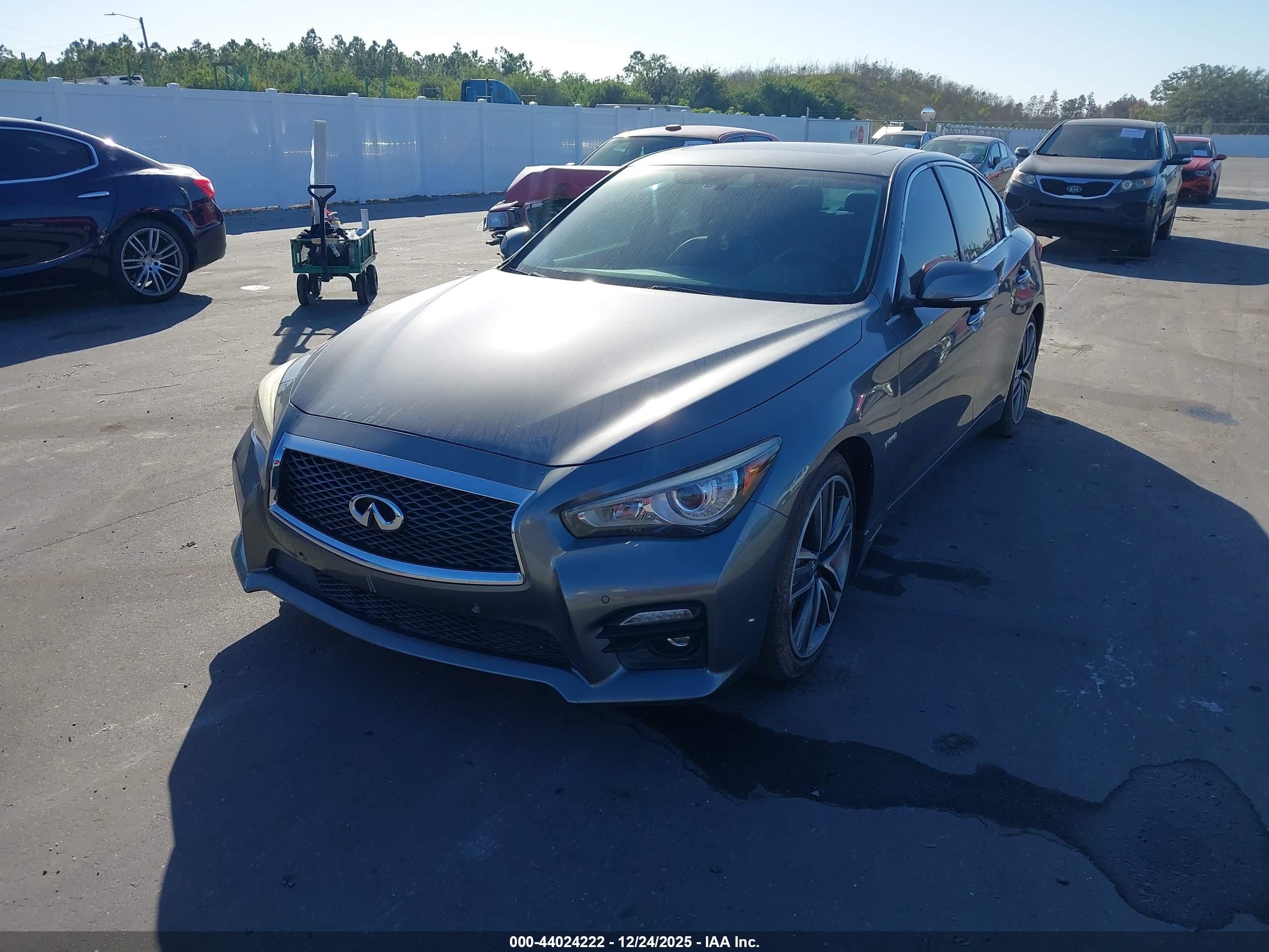 INFINITI Q50 image 2