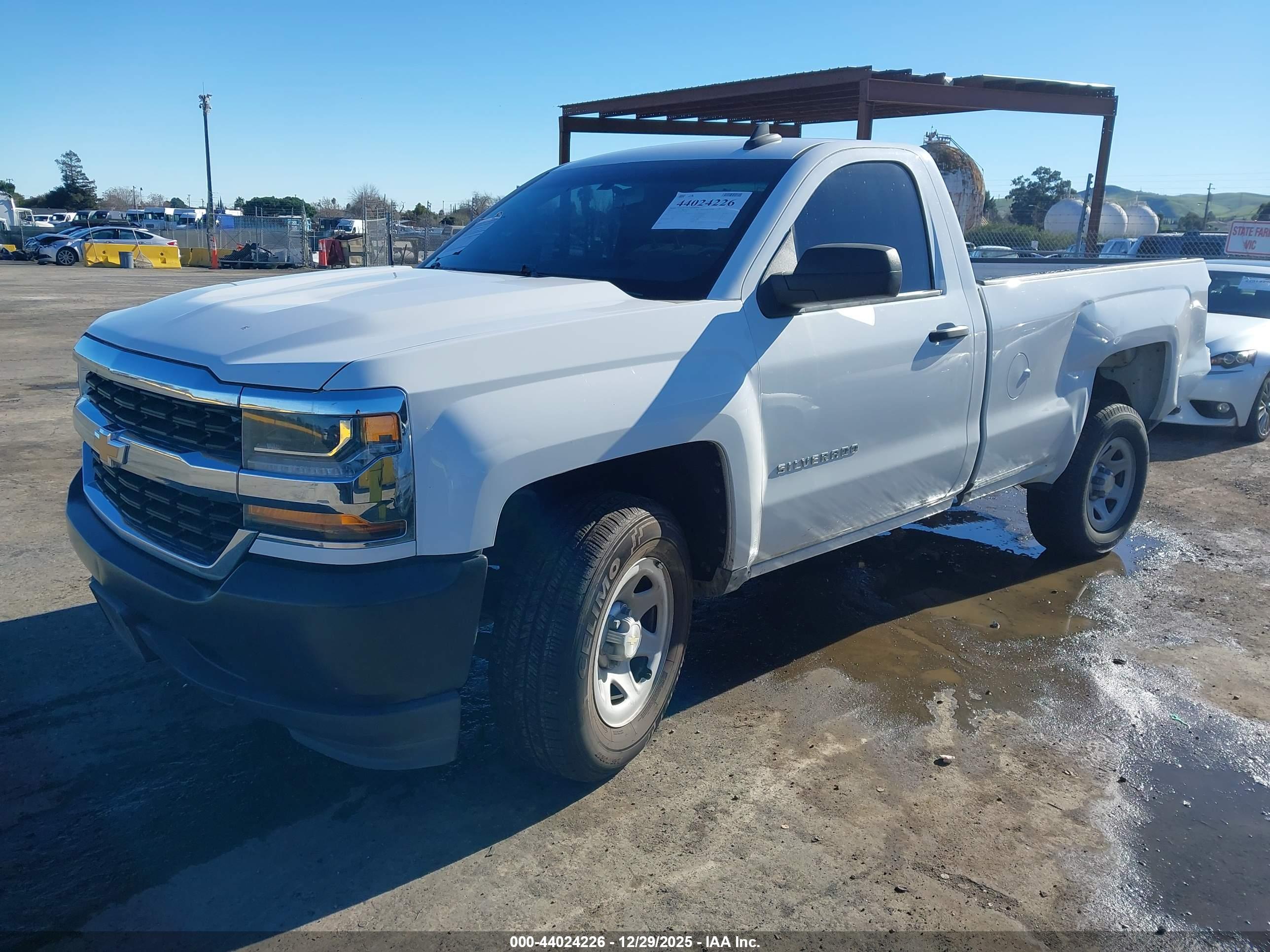 CHEVROLET SILVERADO image 2