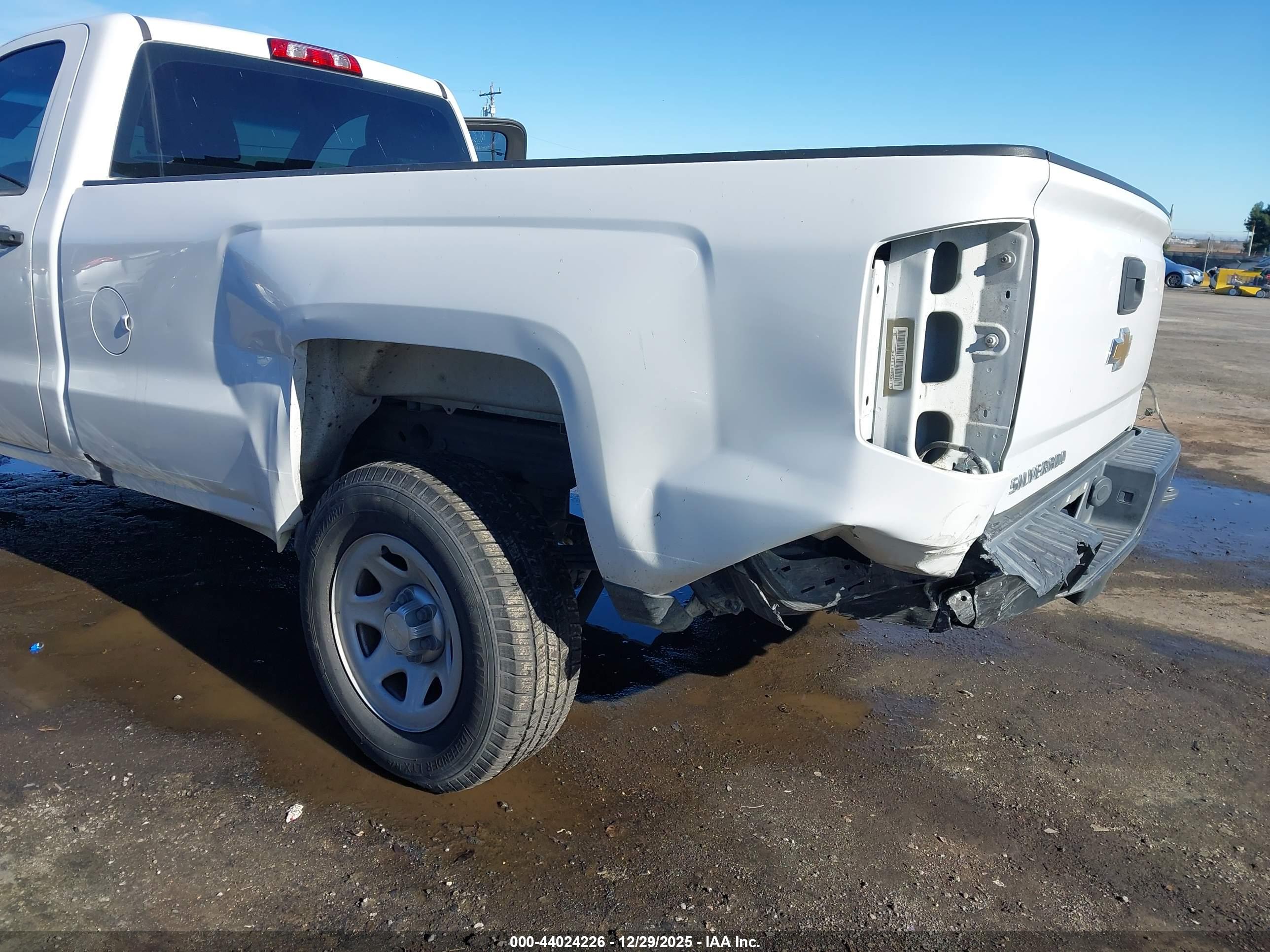 CHEVROLET SILVERADO image 6