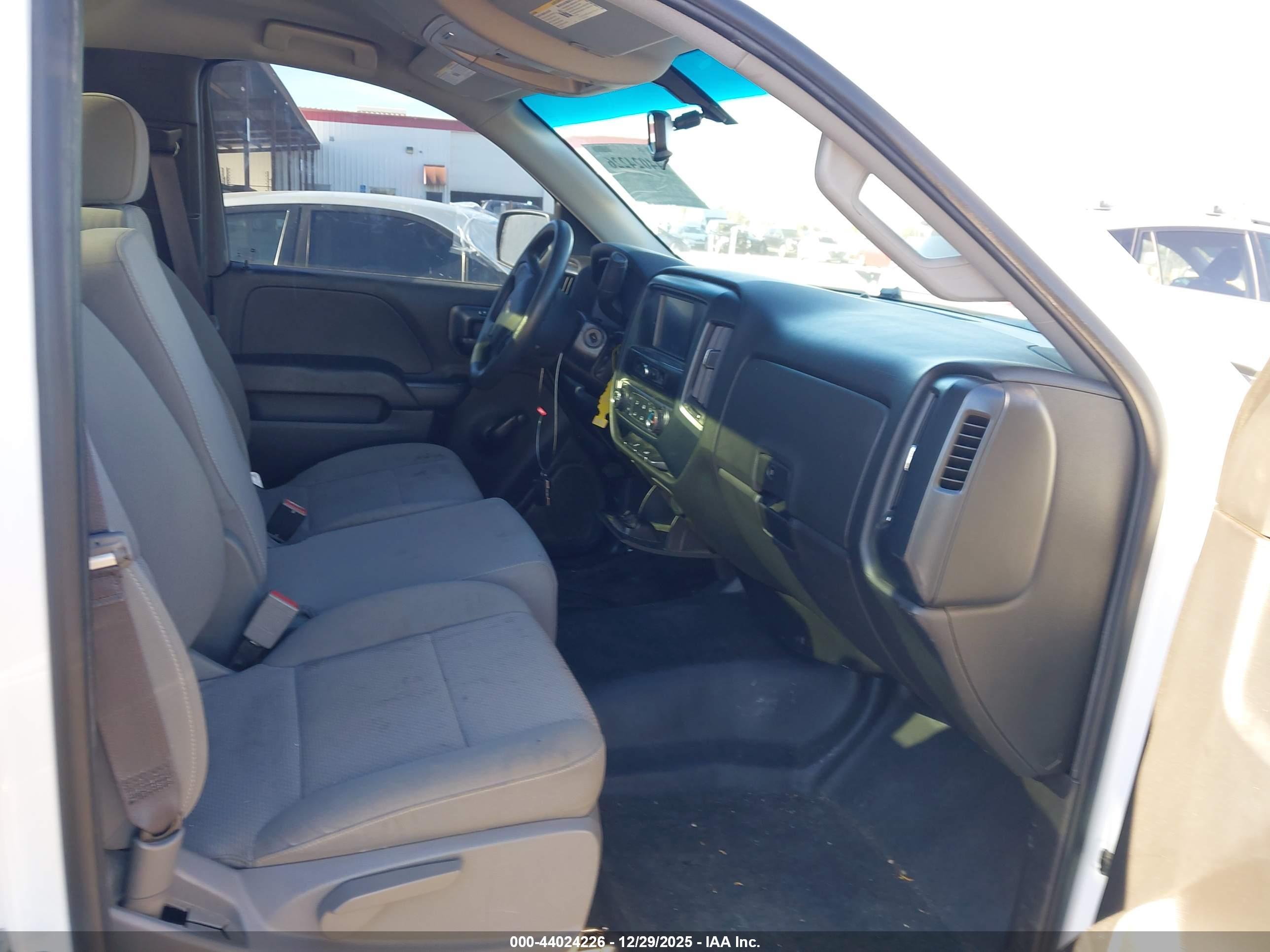 CHEVROLET SILVERADO image 8