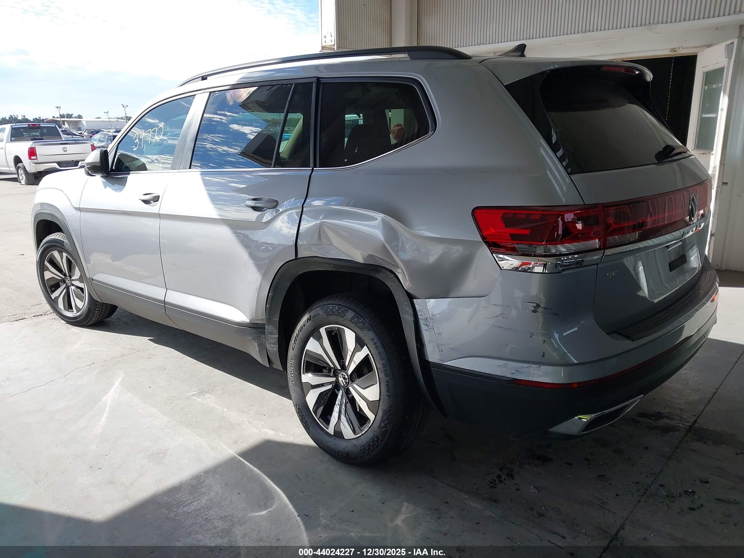 VOLKSWAGEN ATLAS image 3