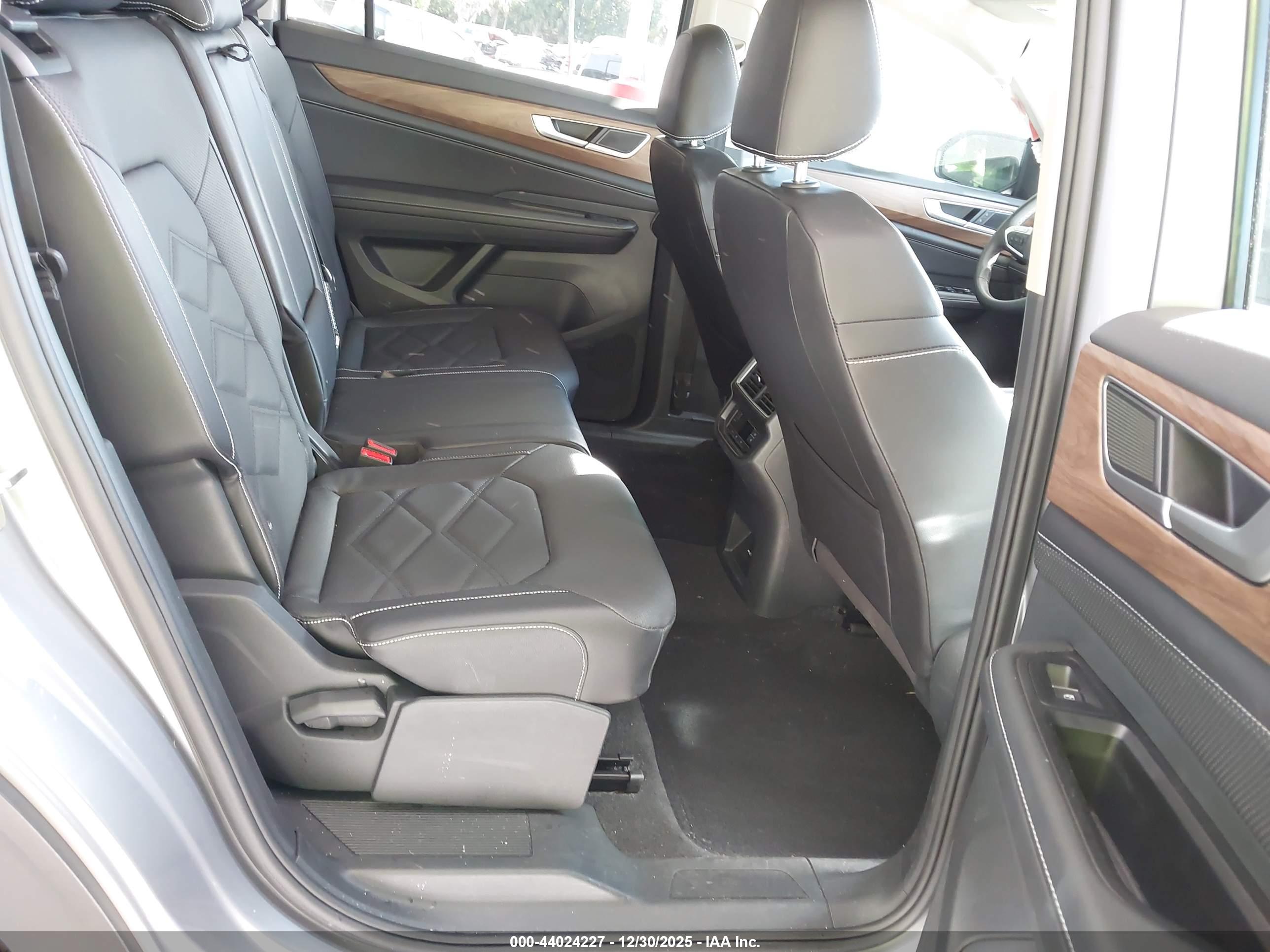 VOLKSWAGEN ATLAS image 8