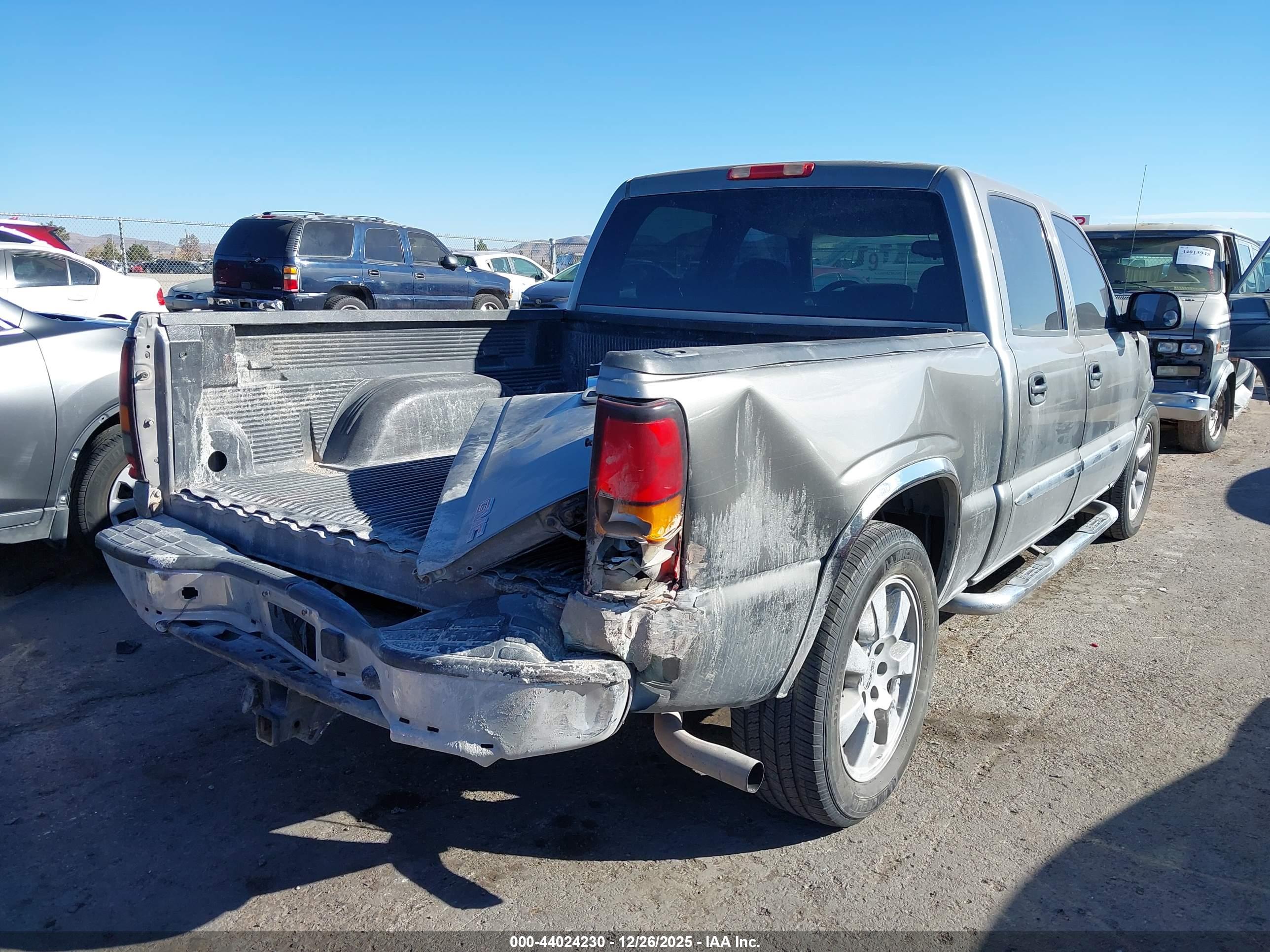 GMC SIERRA image 4