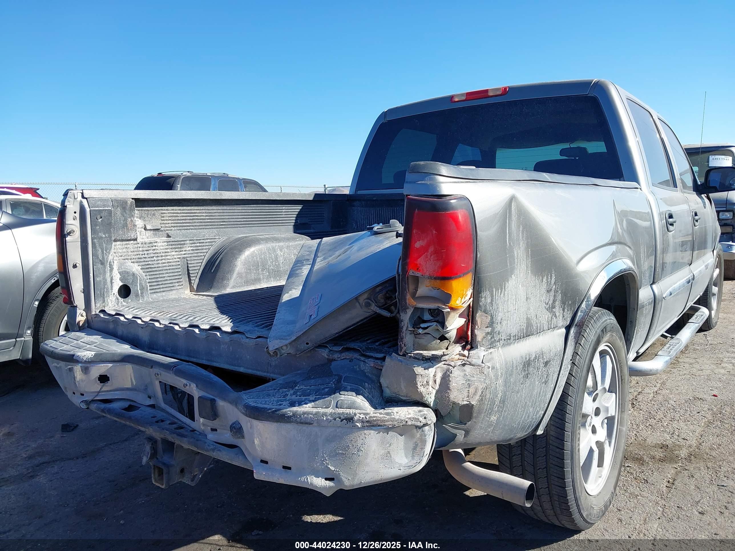 GMC SIERRA image 6