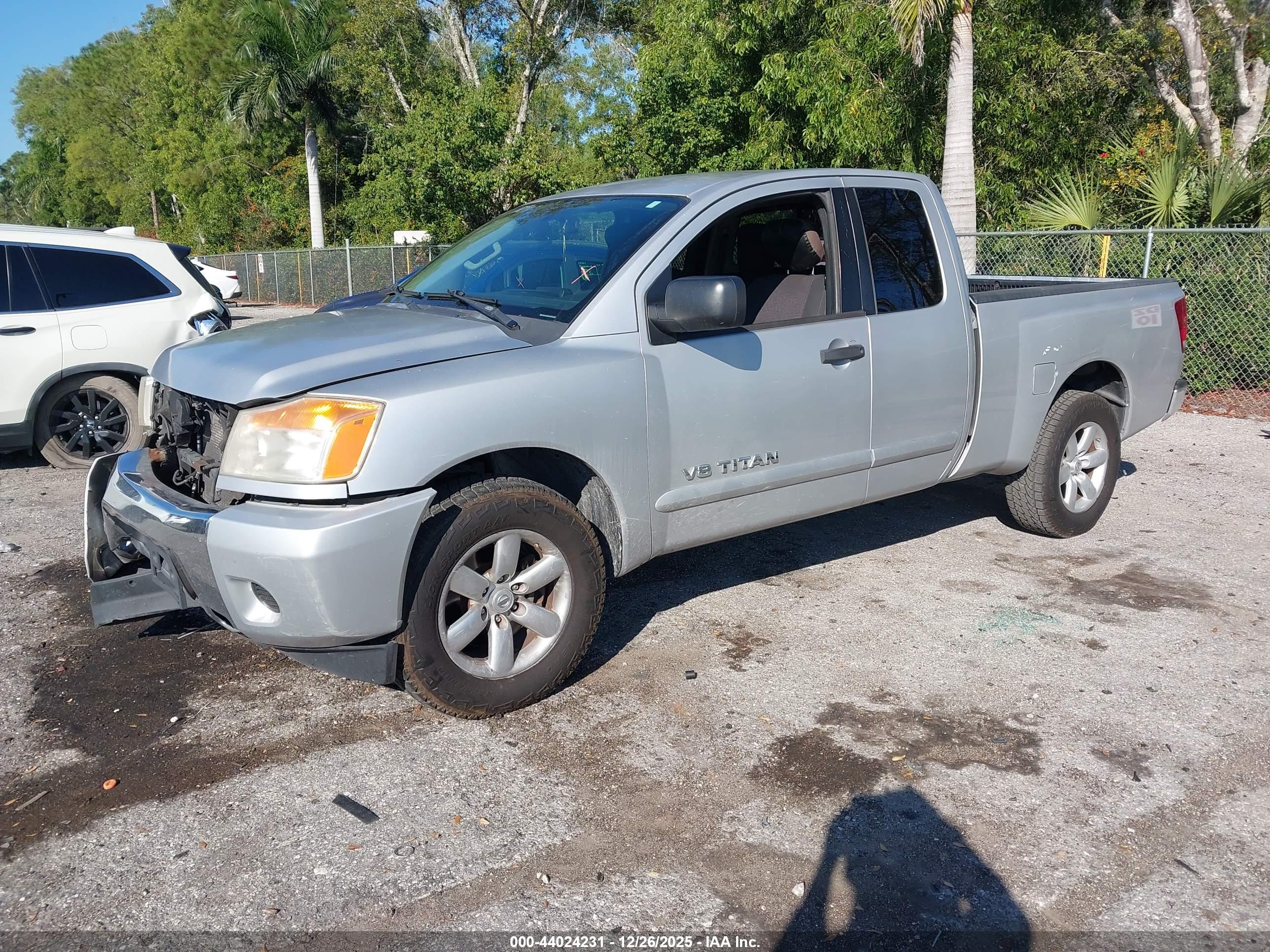 NISSAN TITAN image 2