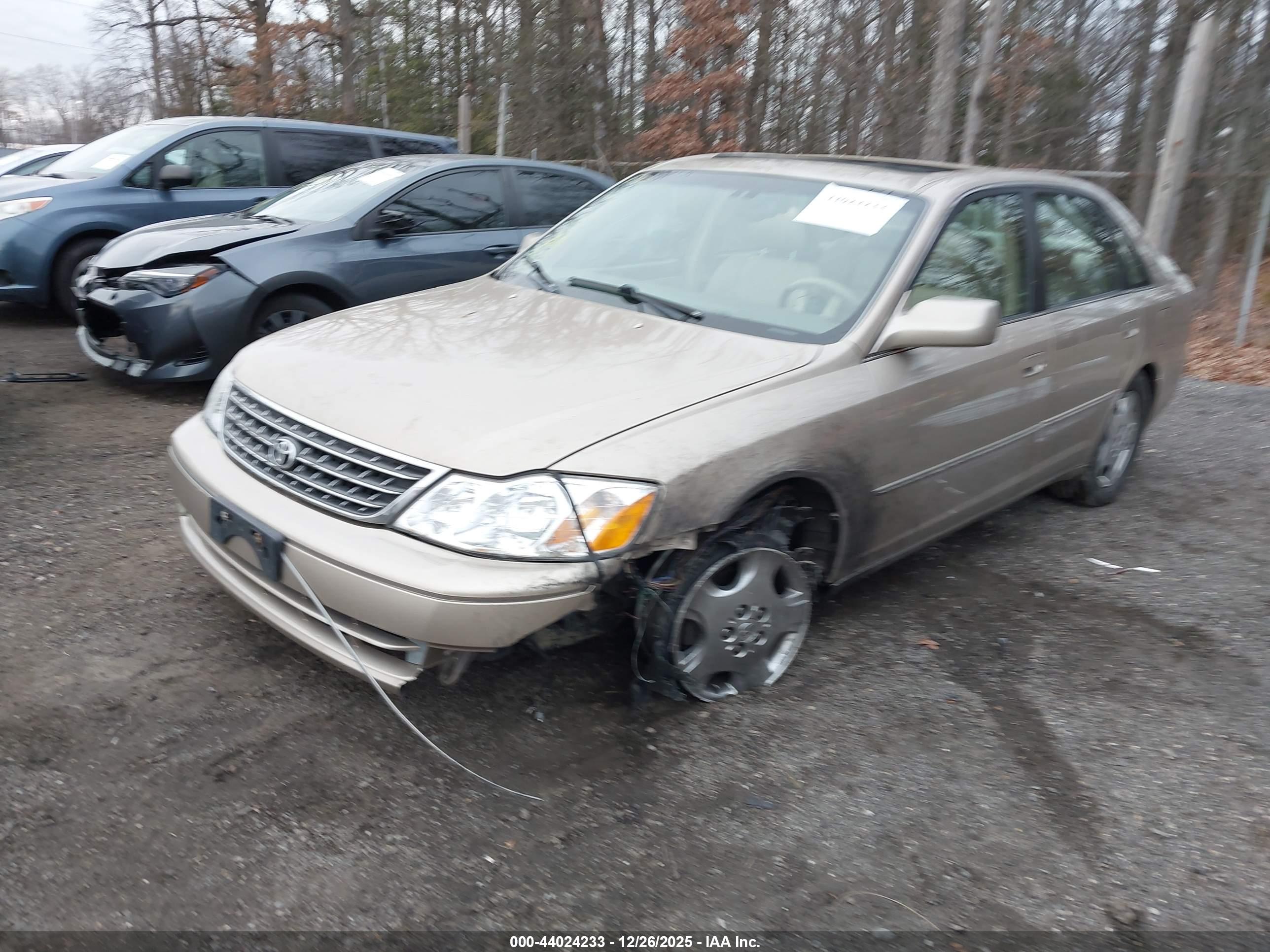 TOYOTA AVALON image 2