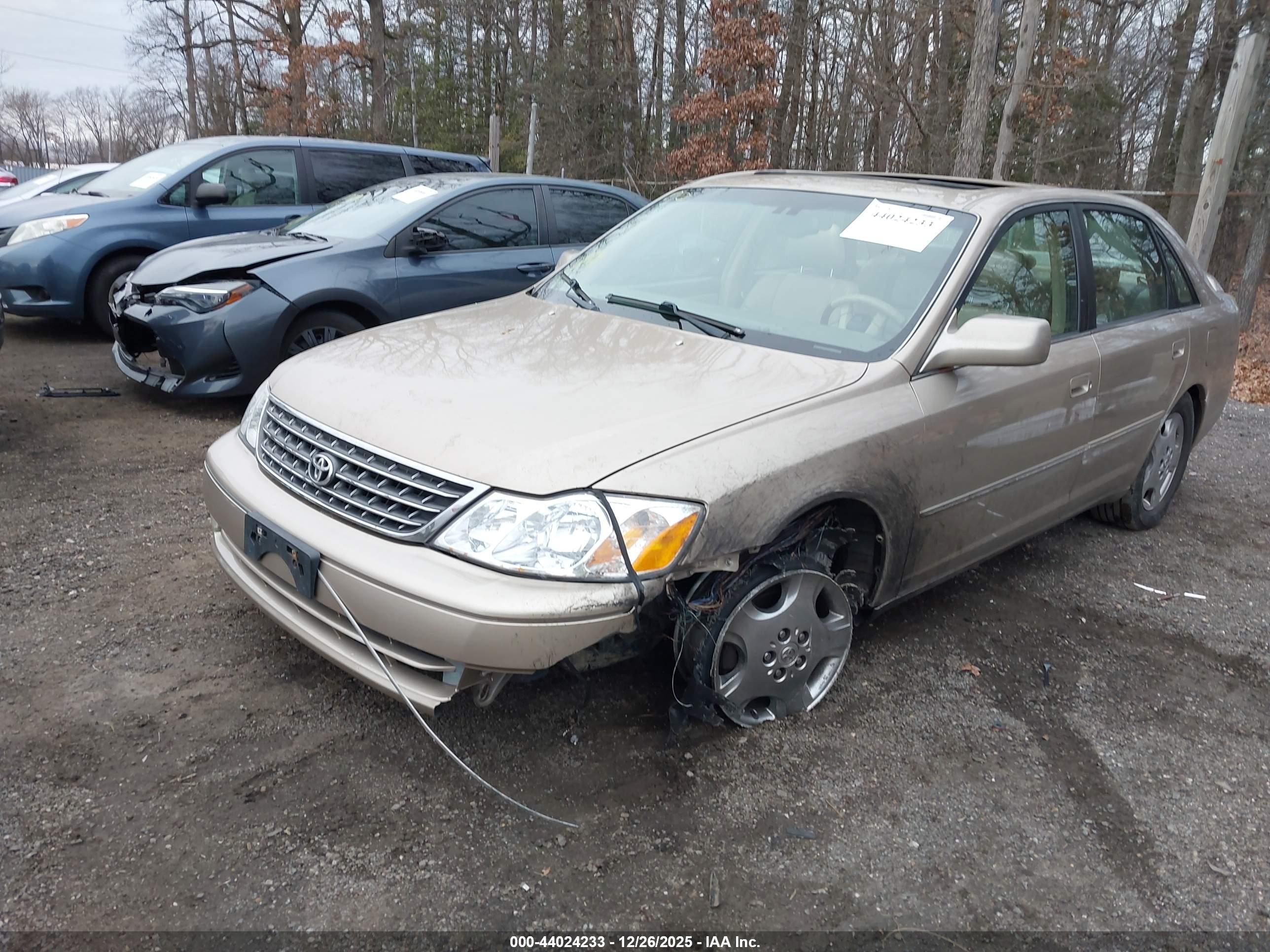 TOYOTA AVALON image 6