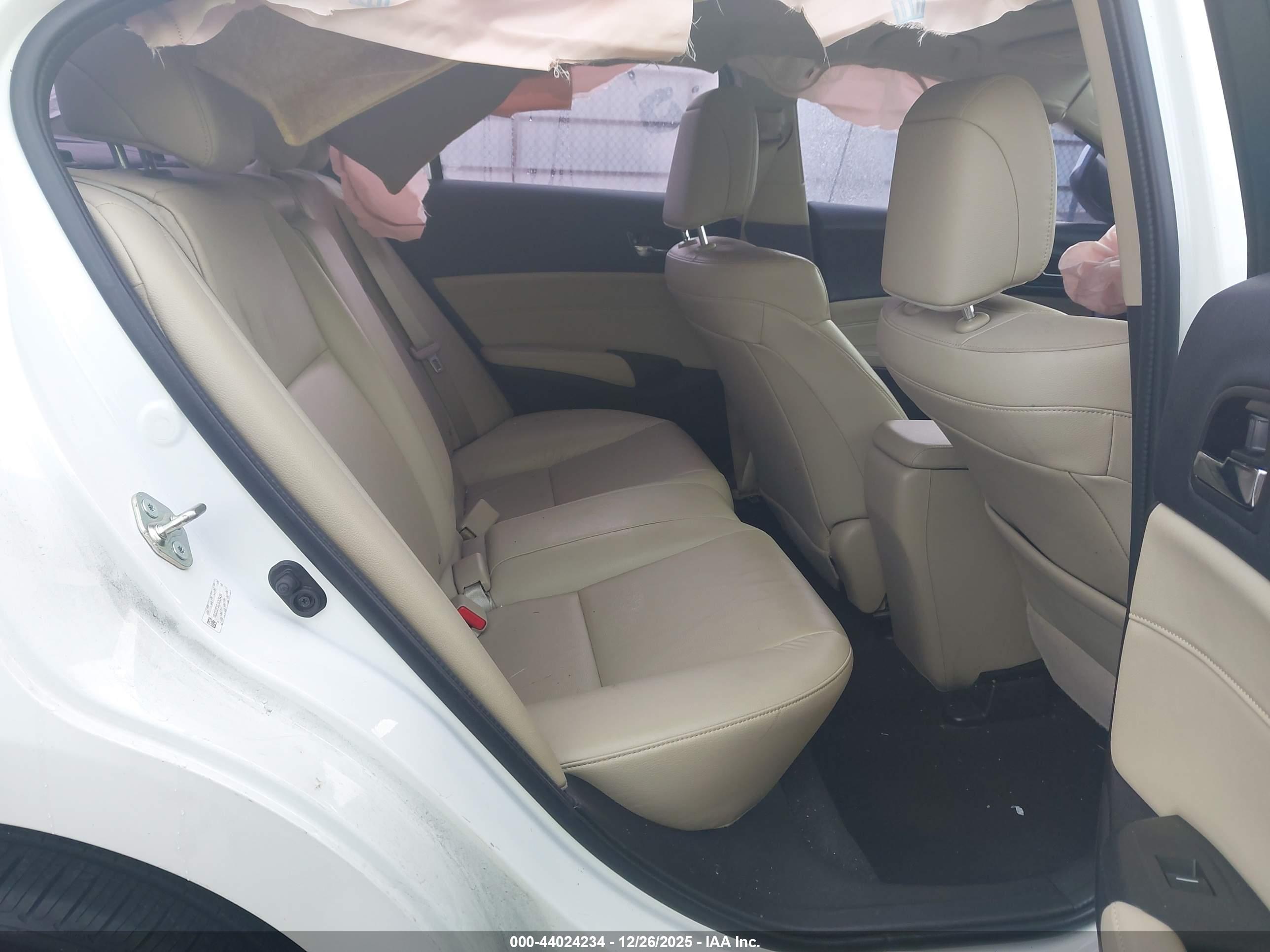 ACURA ILX image 8
