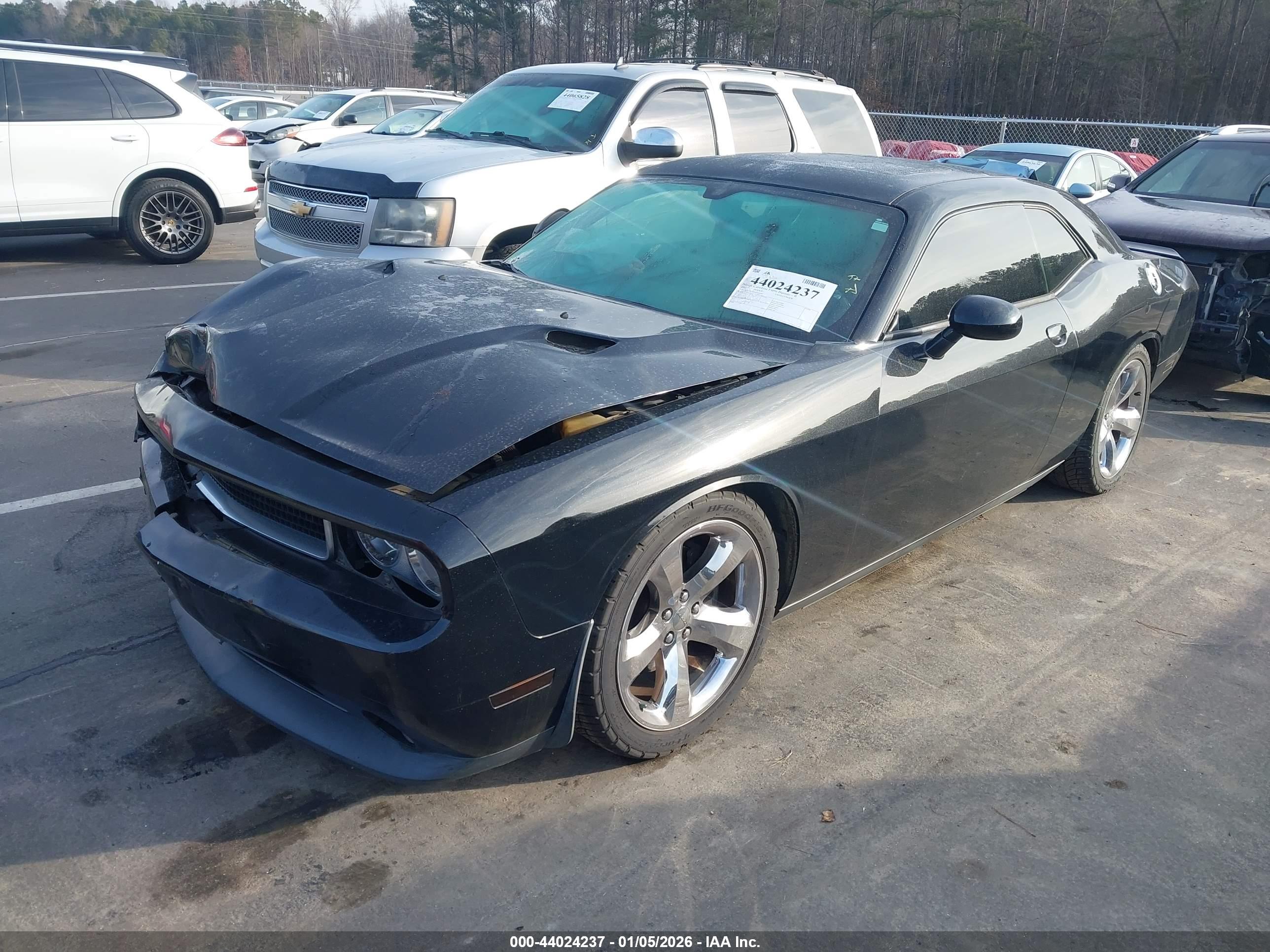DODGE CHALLENGER image 2
