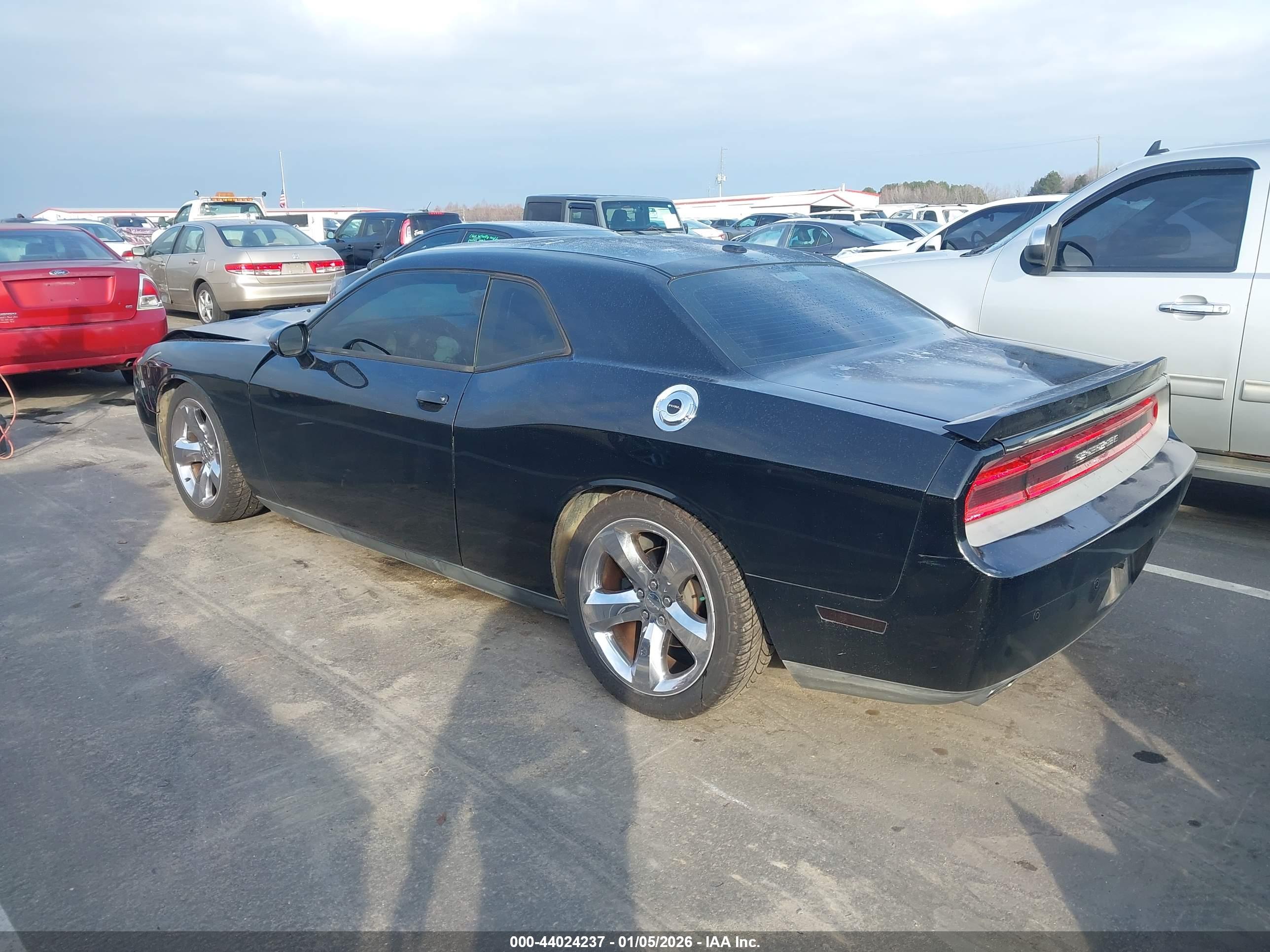 DODGE CHALLENGER image 3