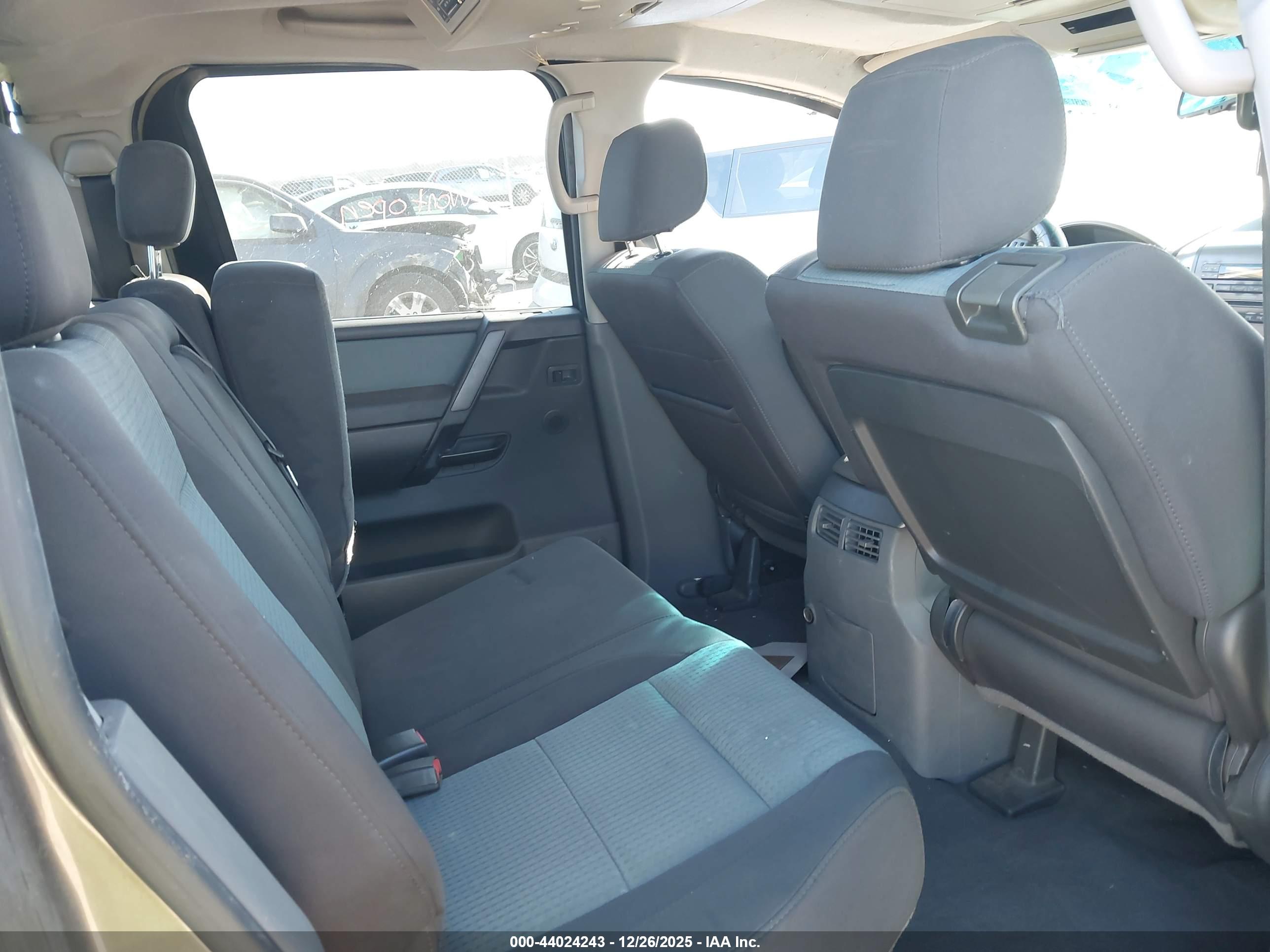 NISSAN TITAN image 8