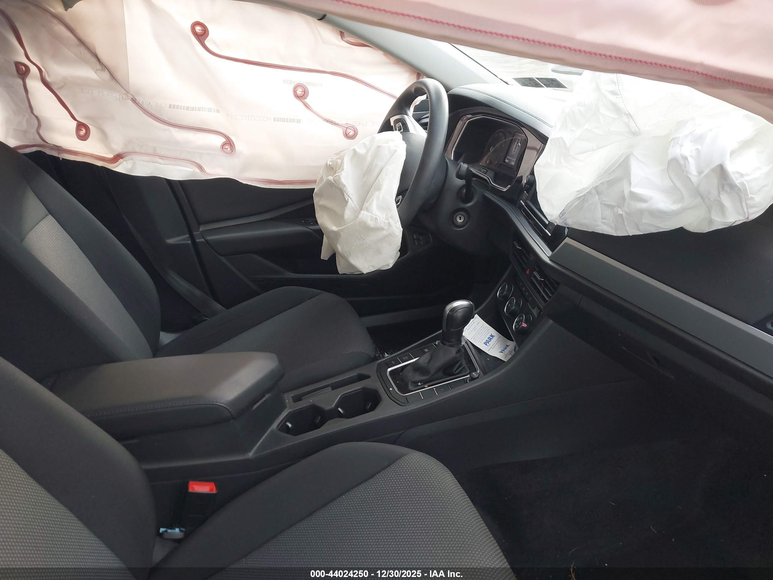 VOLKSWAGEN JETTA image 5