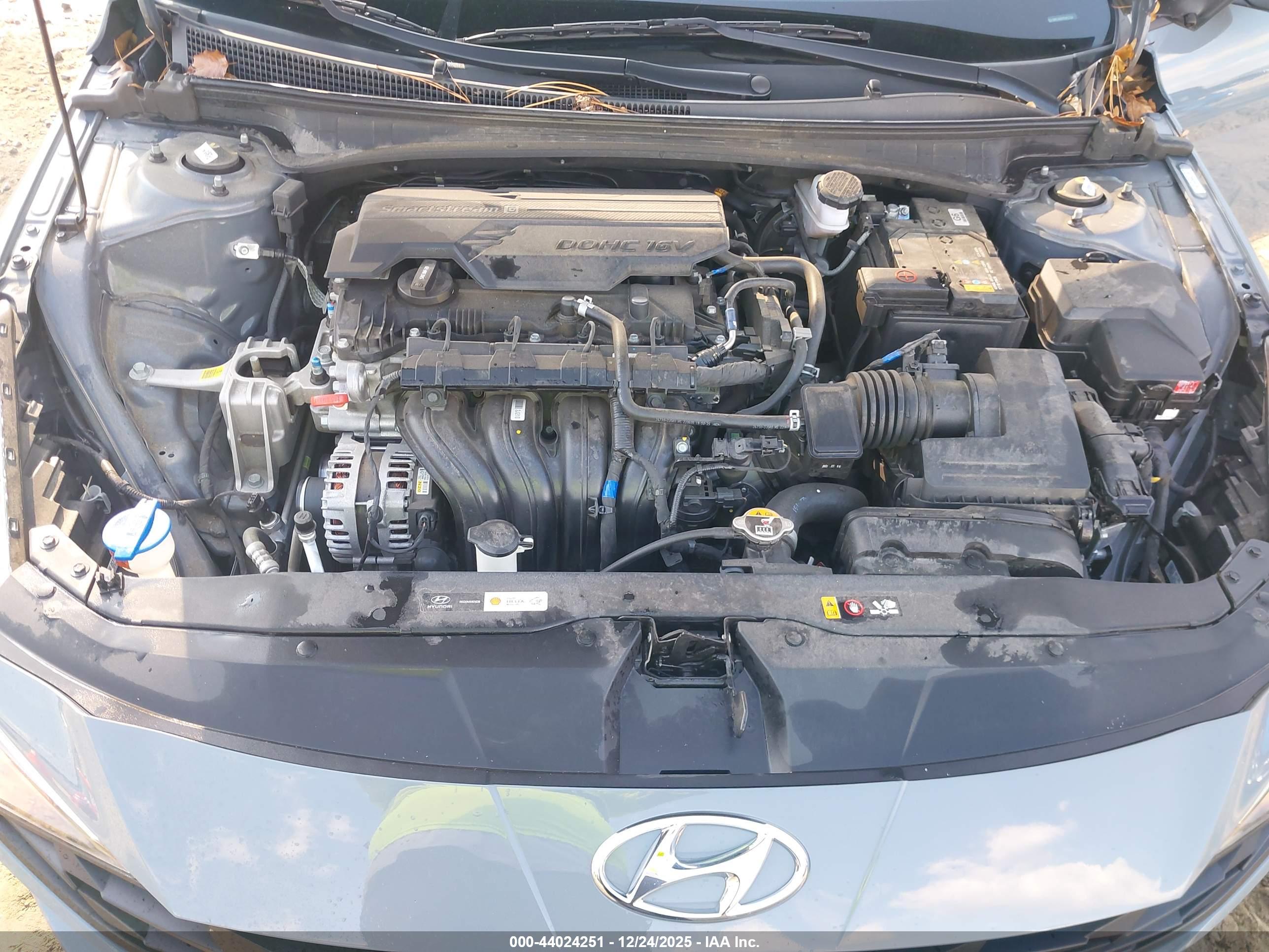 HYUNDAI ELANTRA image 10
