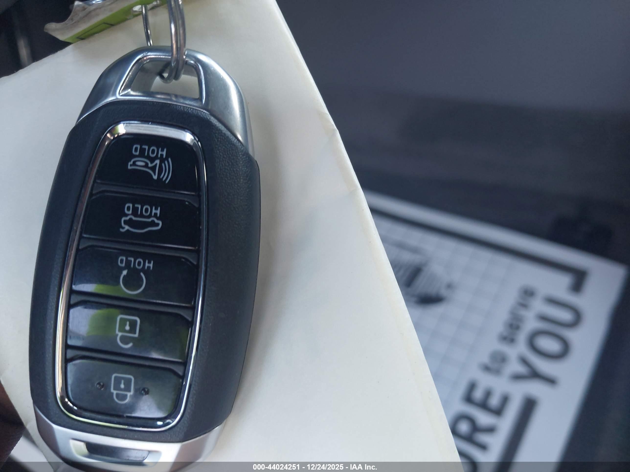 HYUNDAI ELANTRA image 11