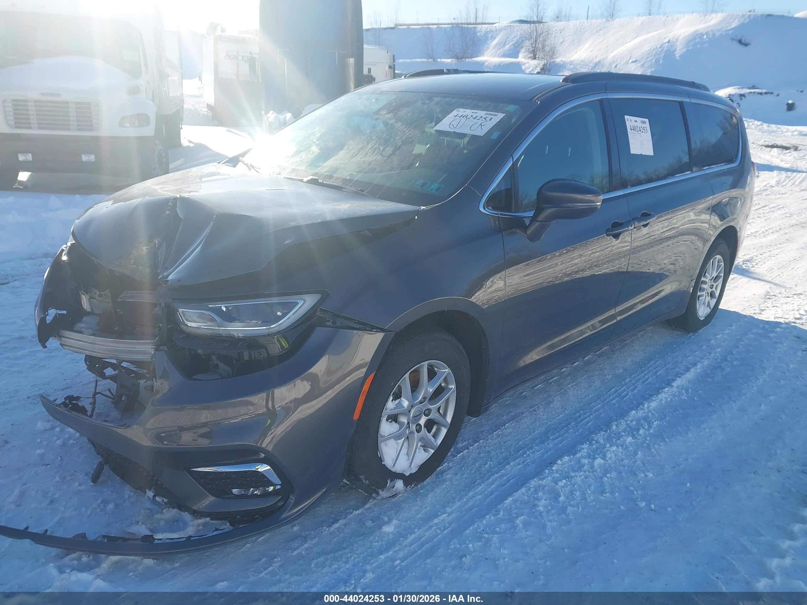 CHRYSLER PACIFICA image 2