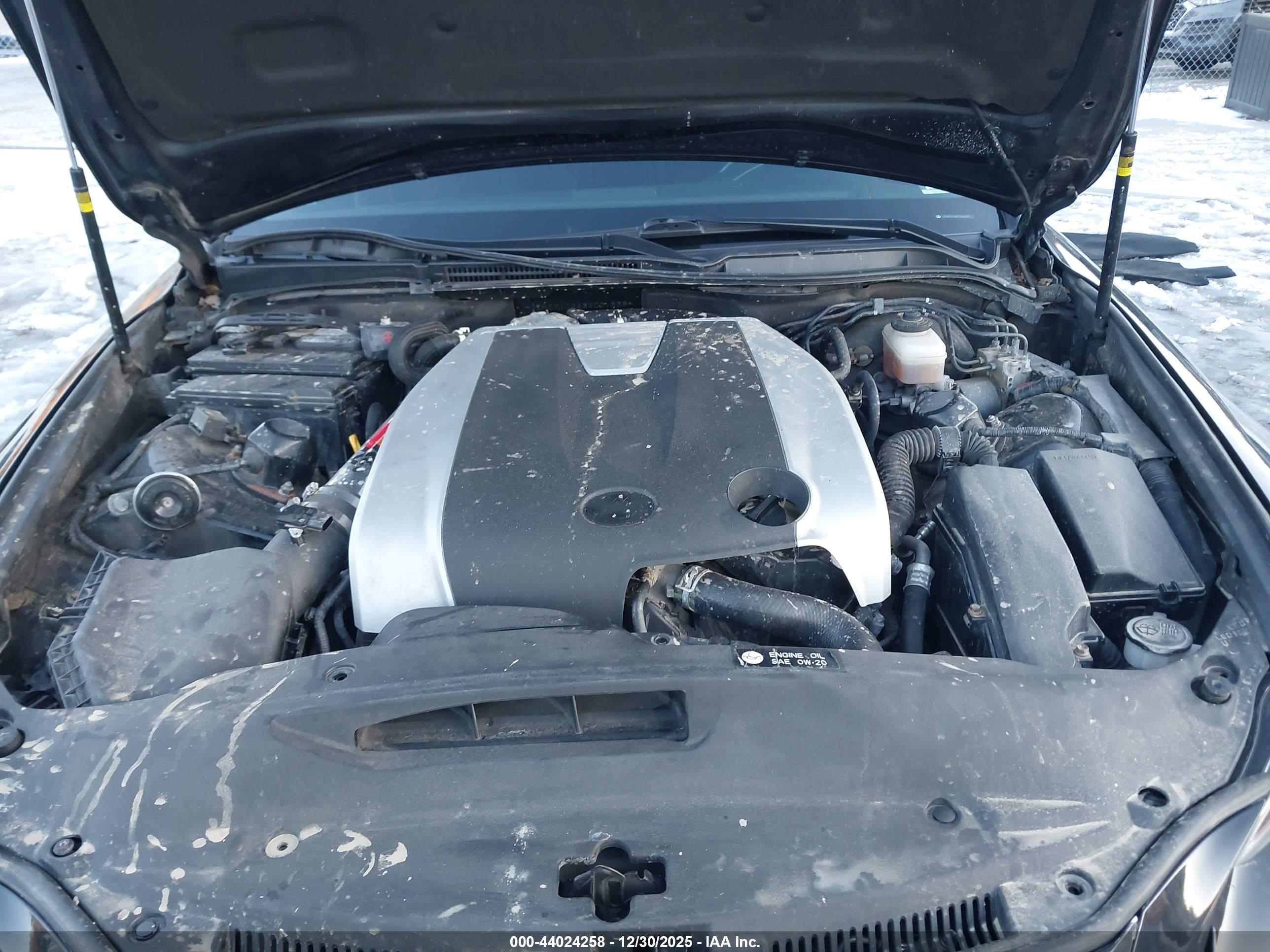 LEXUS IS image 10