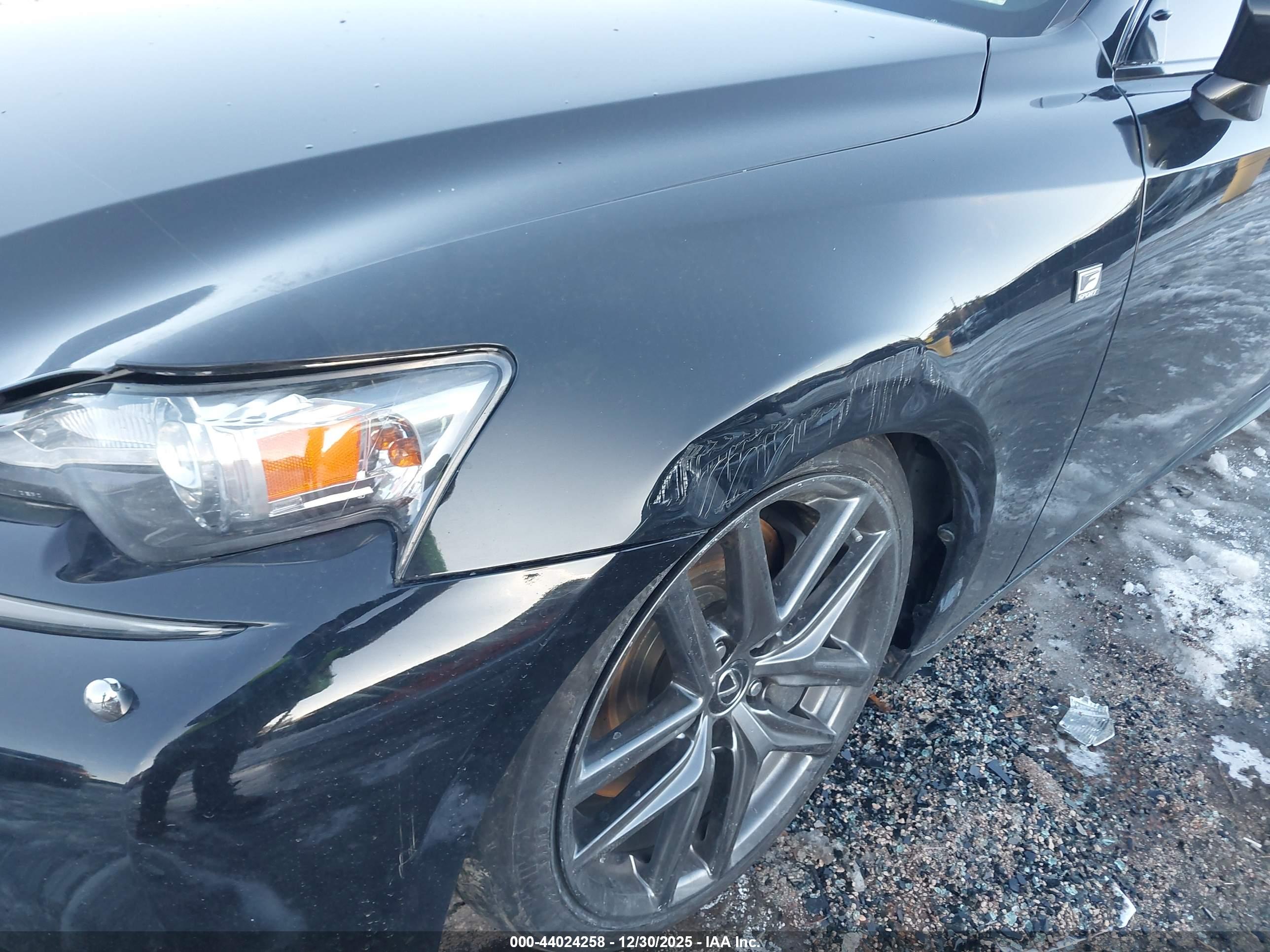 LEXUS IS image 6