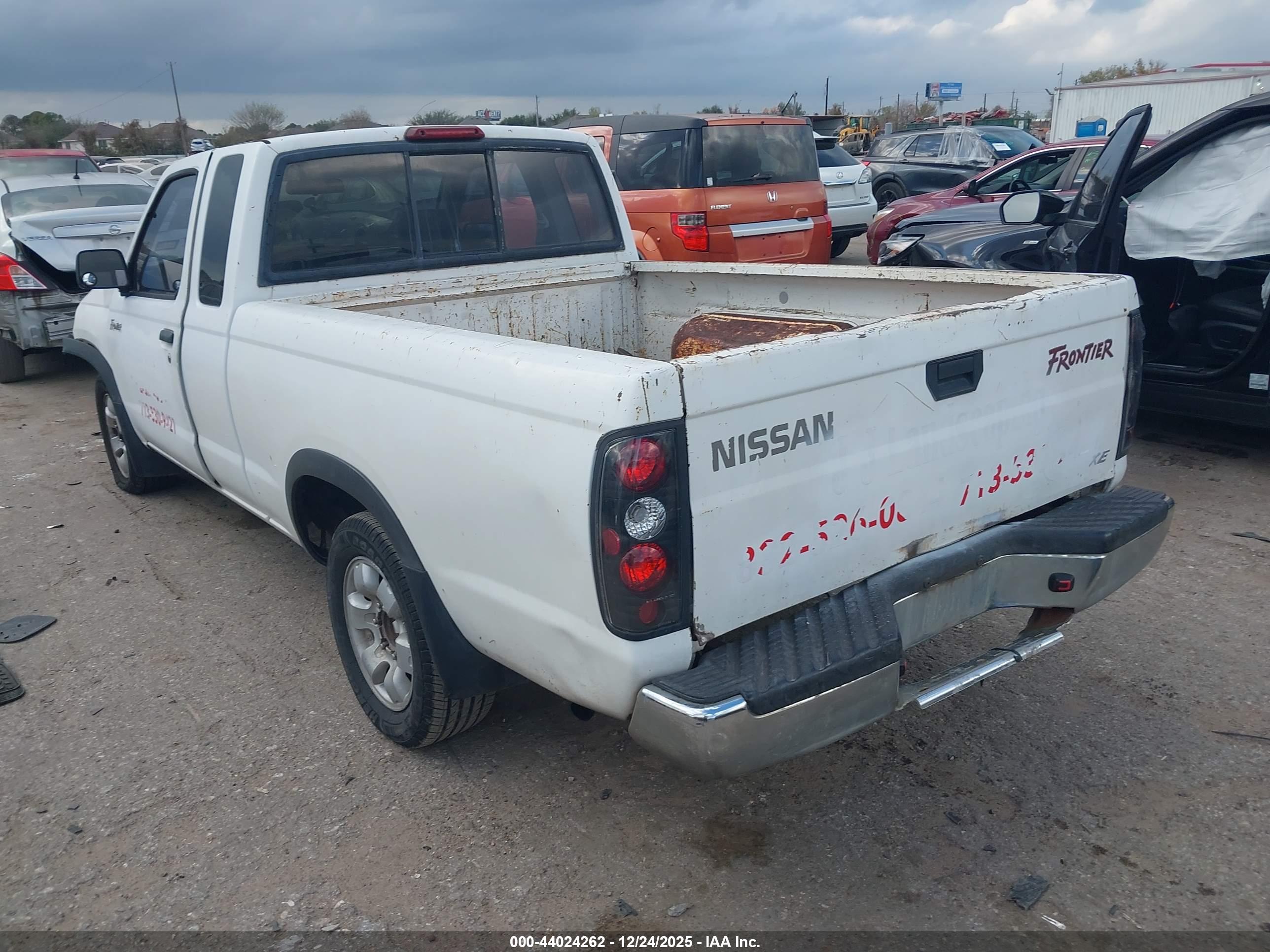 NISSAN FRONTIER image 3