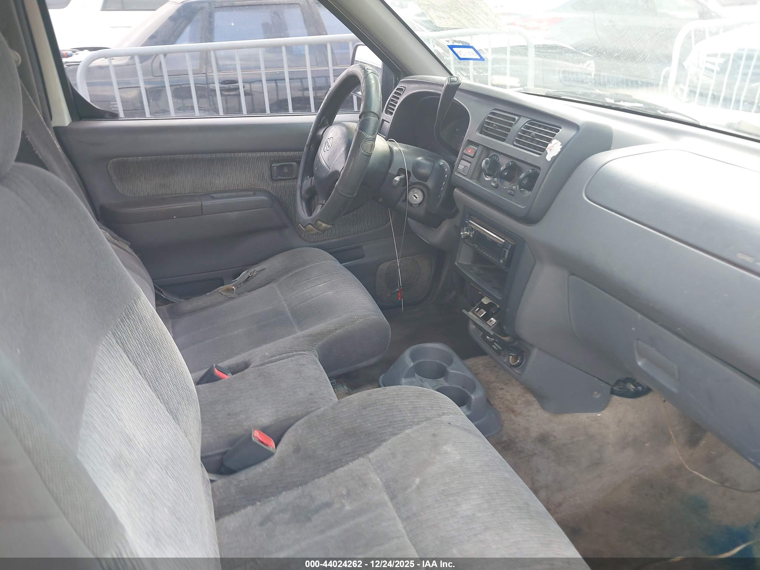 NISSAN FRONTIER image 5
