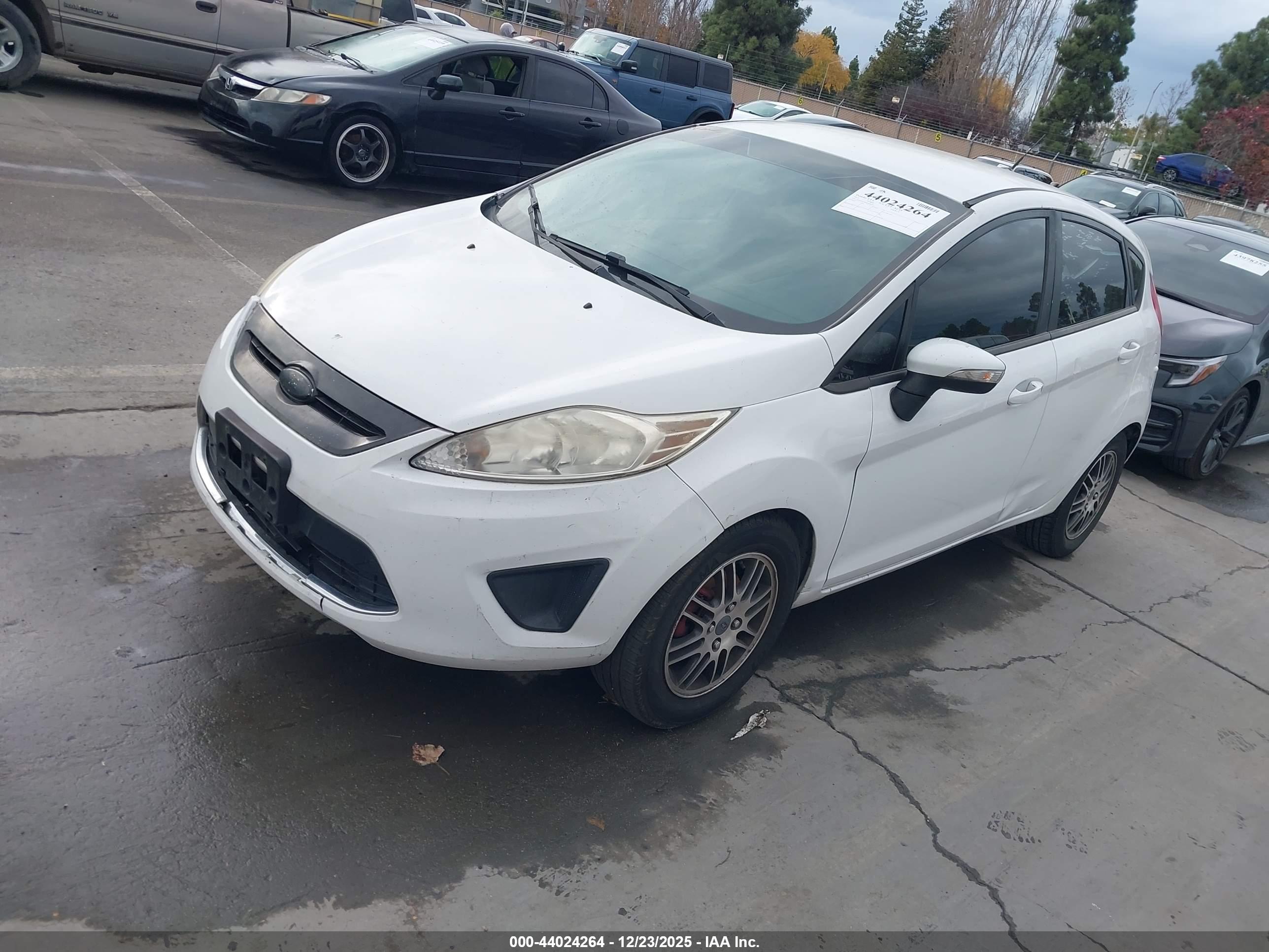 FORD FIESTA image 2
