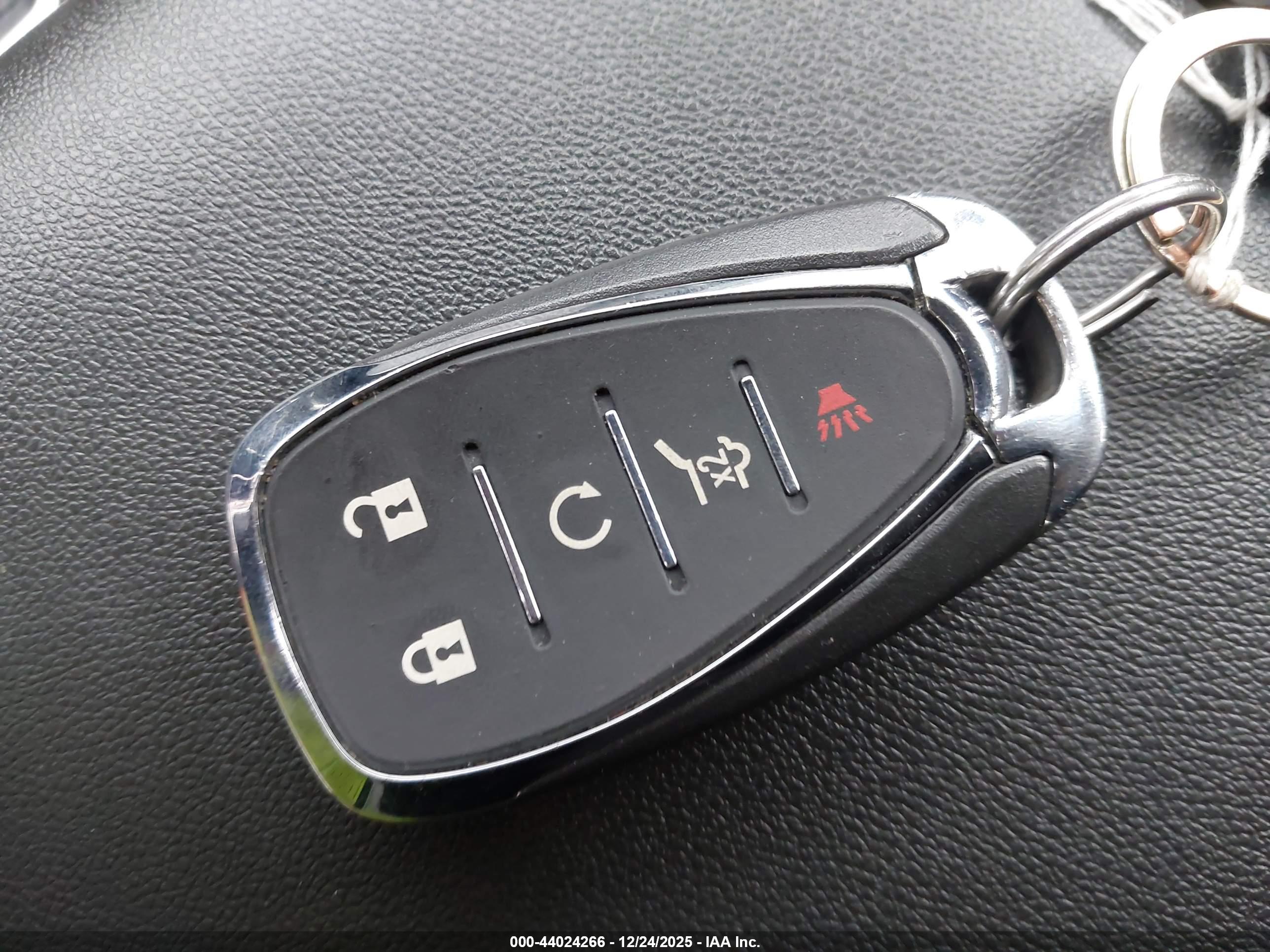 CHEVROLET EQUINOX image 11