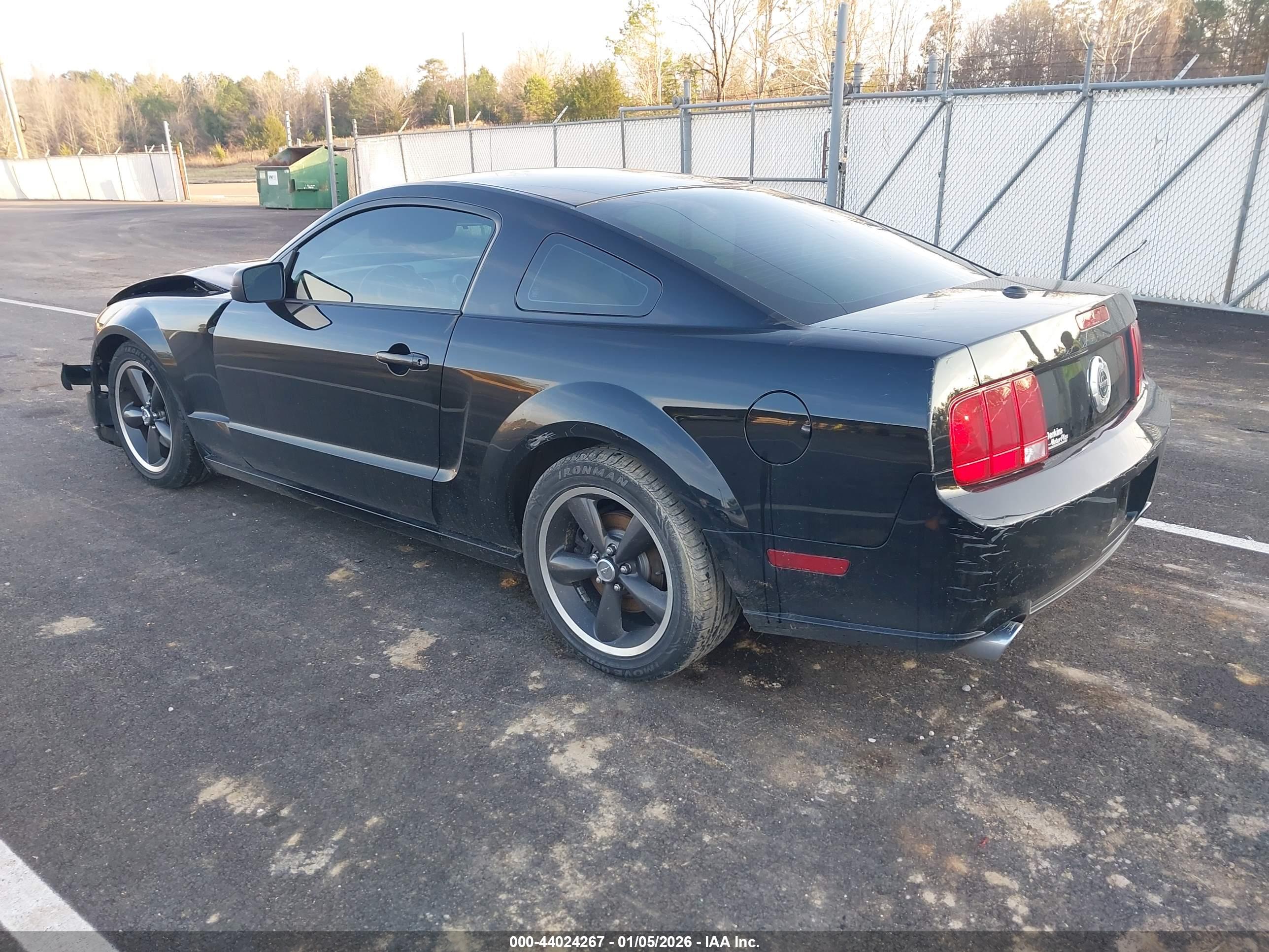 FORD MUSTANG image 3