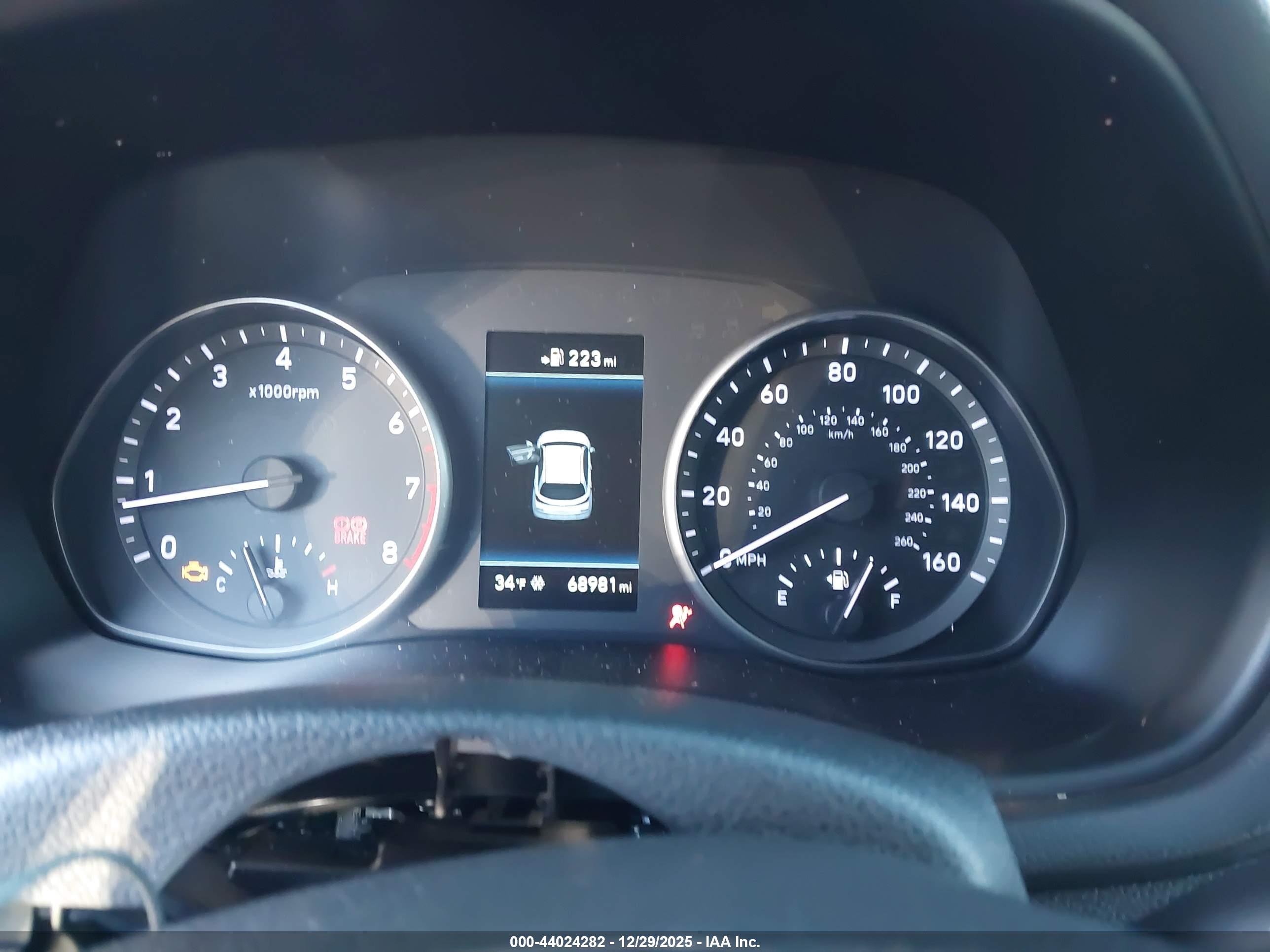 HYUNDAI ELANTRA image 7